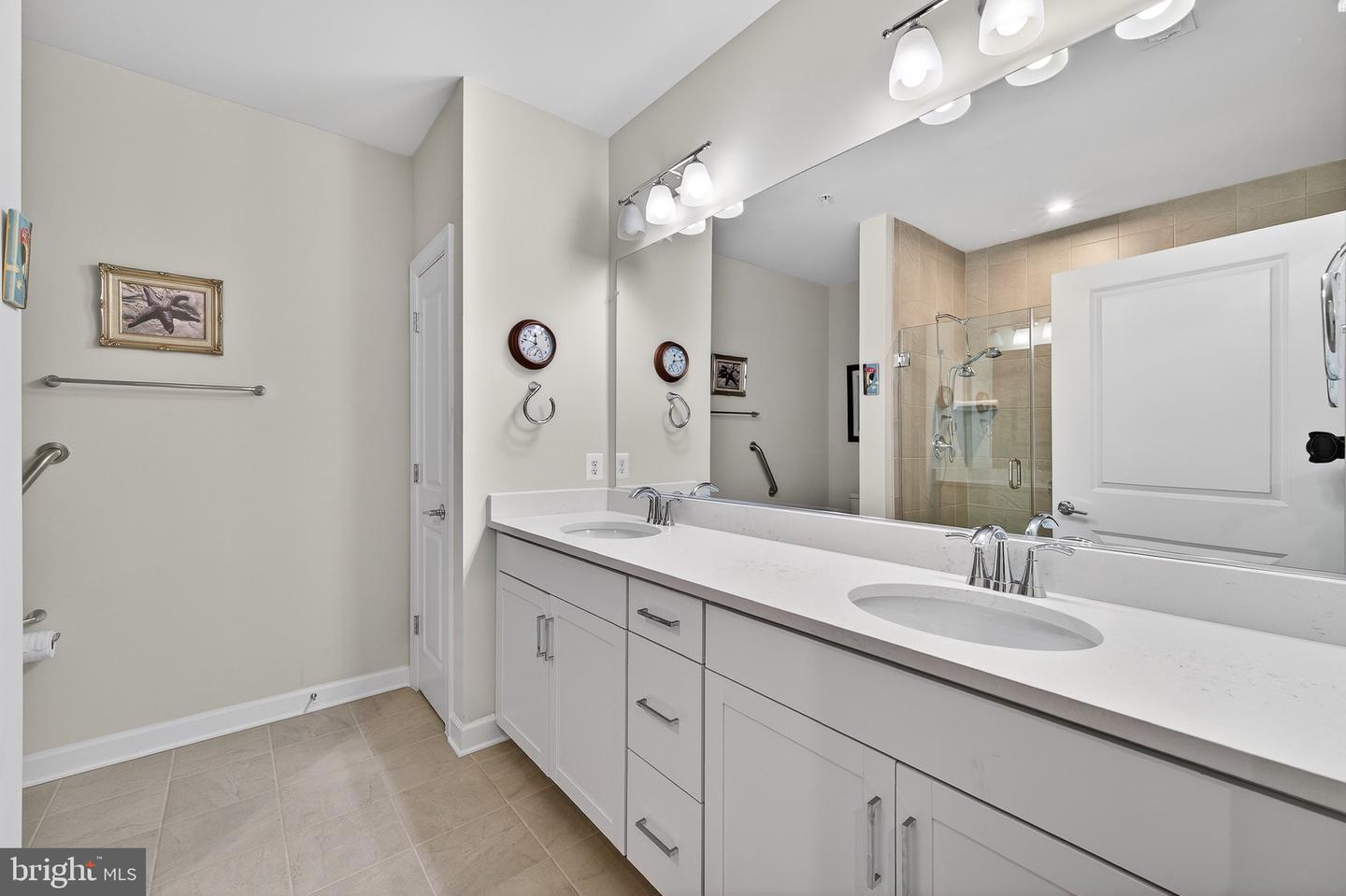 21630 HAWKSBILL HIGH CIR #204, STERLING, Virginia 20164, 2 Bedrooms Bedrooms, ,2 BathroomsBathrooms,Residential,For sale,21630 HAWKSBILL HIGH CIR #204,VALO2101016 MLS # VALO2101016