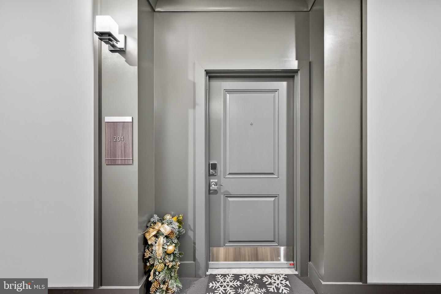 21630 HAWKSBILL HIGH CIR #204, STERLING, Virginia 20164, 2 Bedrooms Bedrooms, ,2 BathroomsBathrooms,Residential,For sale,21630 HAWKSBILL HIGH CIR #204,VALO2101016 MLS # VALO2101016