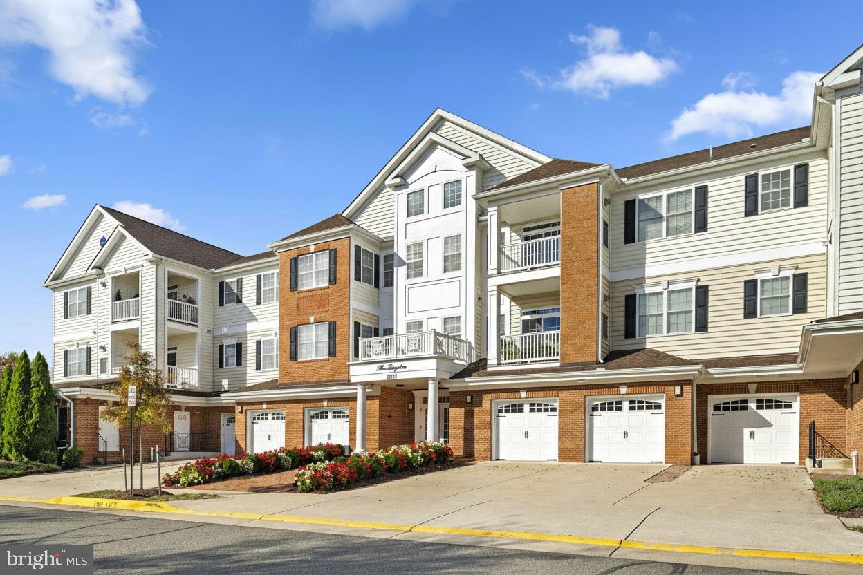 15201 ROYAL CREST DR #407, HAYMARKET, Virginia 20169, 2 Bedrooms Bedrooms, ,2 BathroomsBathrooms,Residential,For sale,15201 ROYAL CREST DR #407,VAPW2106110 MLS # VAPW2106110