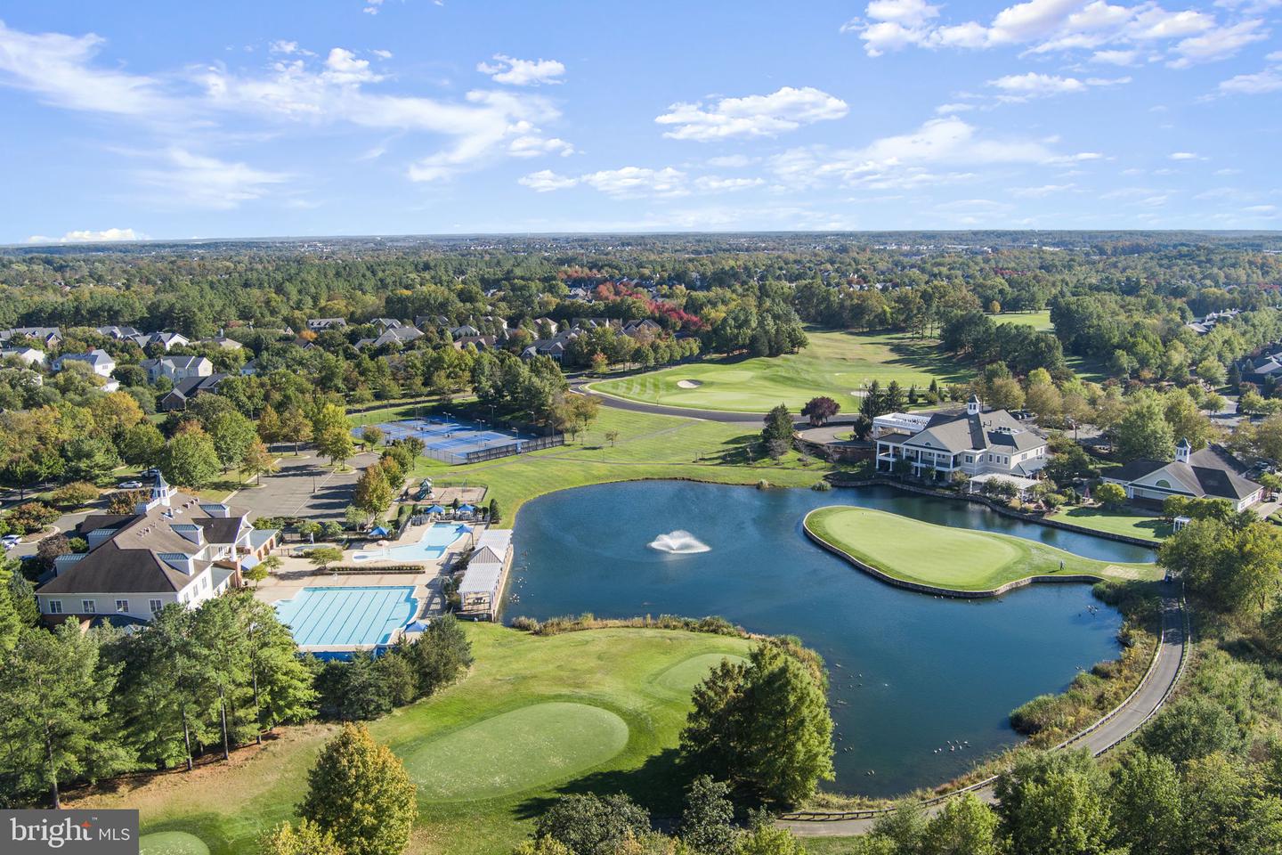 15201 ROYAL CREST DR #407, HAYMARKET, Virginia 20169, 2 Bedrooms Bedrooms, ,2 BathroomsBathrooms,Residential,For sale,15201 ROYAL CREST DR #407,VAPW2106110 MLS # VAPW2106110