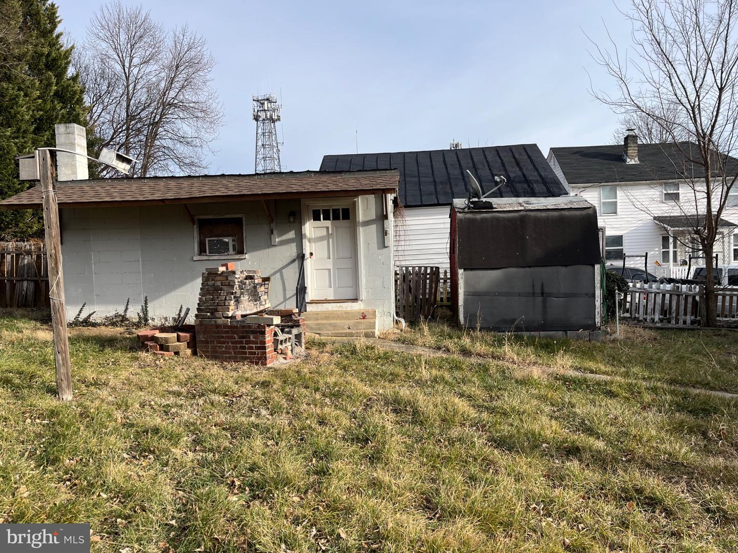 230 SE SOUTH ST SE, LEESBURG, Virginia 20175, 1 Bedroom Bedrooms, 2 Rooms Rooms,1 BathroomBathrooms,Residential,For sale,230 SE SOUTH ST SE,VALO2113234 MLS # VALO2113234