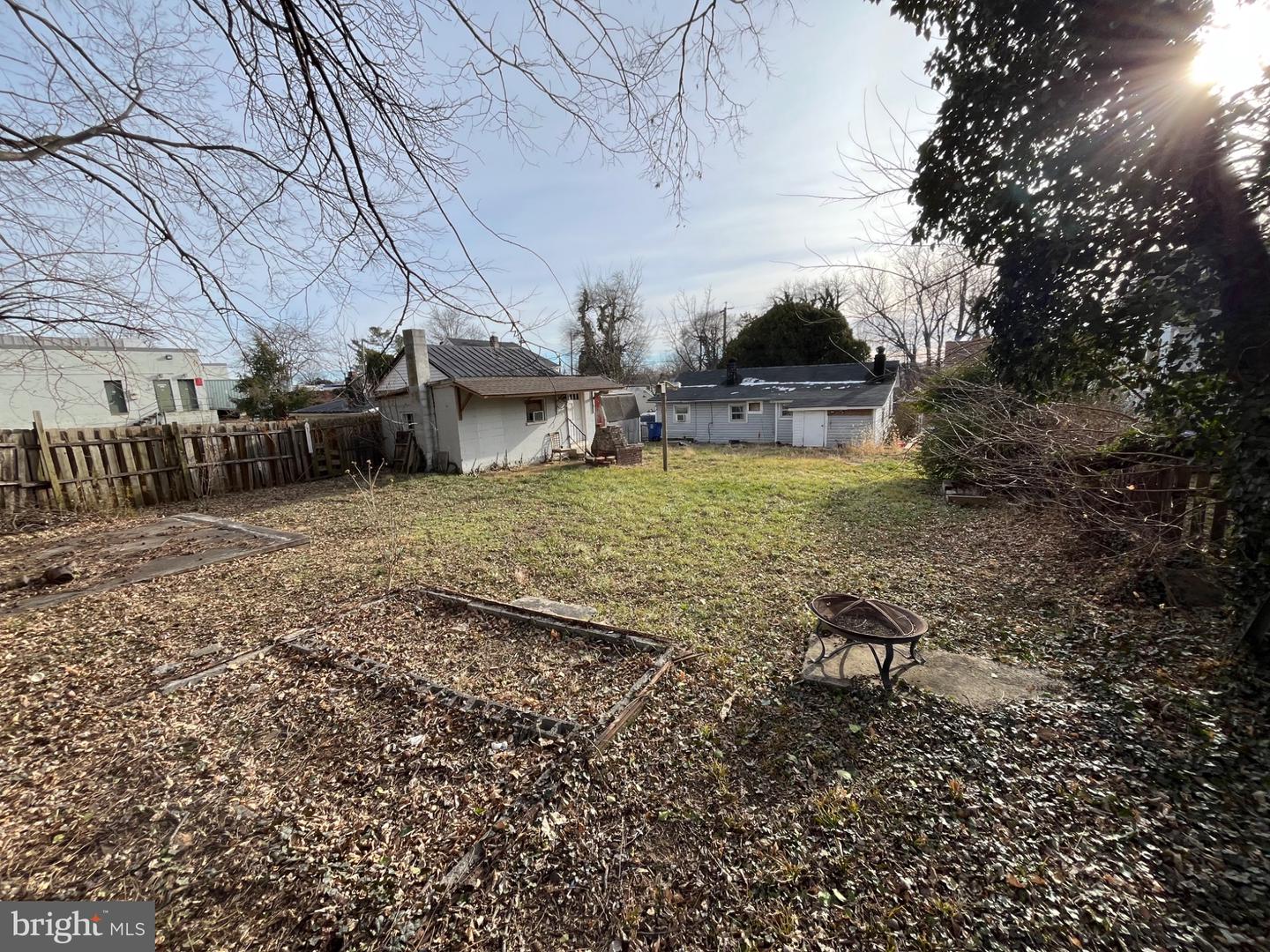 230 SE SOUTH ST SE, LEESBURG, Virginia 20175, 1 Bedroom Bedrooms, 2 Rooms Rooms,1 BathroomBathrooms,Residential,For sale,230 SE SOUTH ST SE,VALO2113234 MLS # VALO2113234