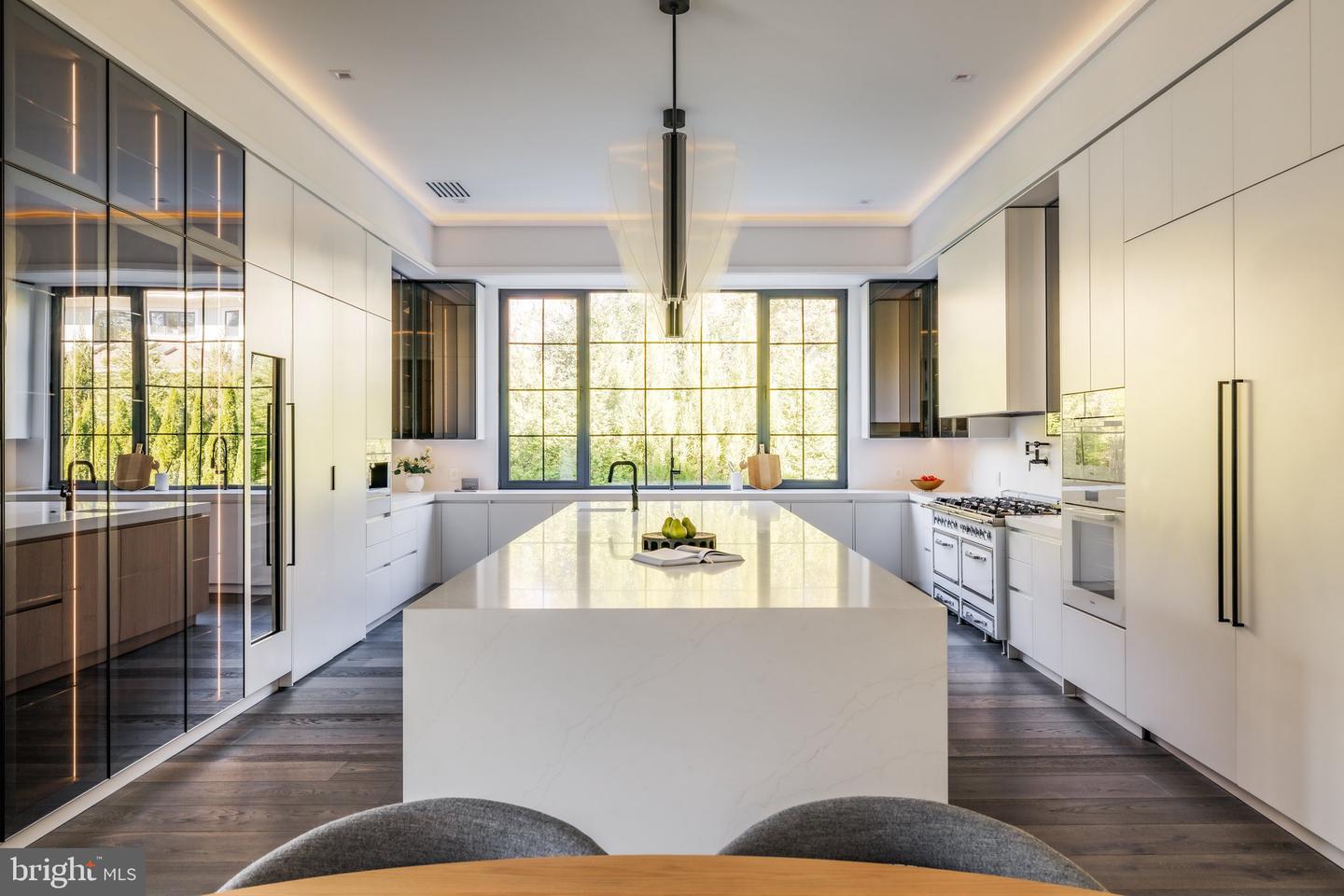 1102 CHAIN BRIDGE RD, MCLEAN, Virginia 22101, 6 Bedrooms Bedrooms, ,6 BathroomsBathrooms,Residential,For sale,1102 CHAIN BRIDGE RD,VAFX2245042 MLS # VAFX2245042