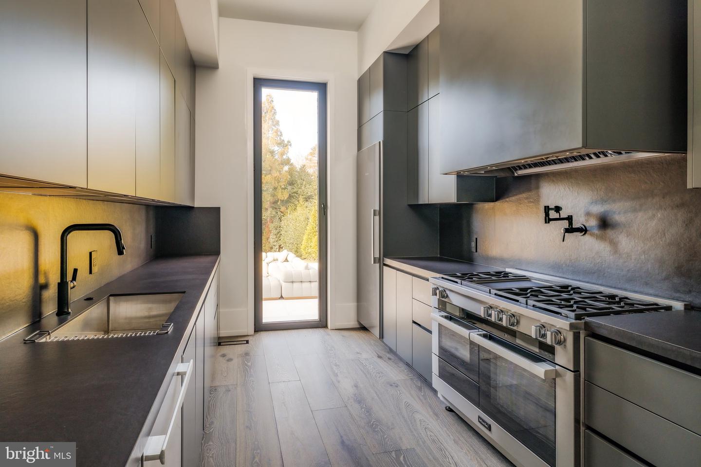 1102 CHAIN BRIDGE RD, MCLEAN, Virginia 22101, 6 Bedrooms Bedrooms, ,6 BathroomsBathrooms,Residential,For sale,1102 CHAIN BRIDGE RD,VAFX2245042 MLS # VAFX2245042