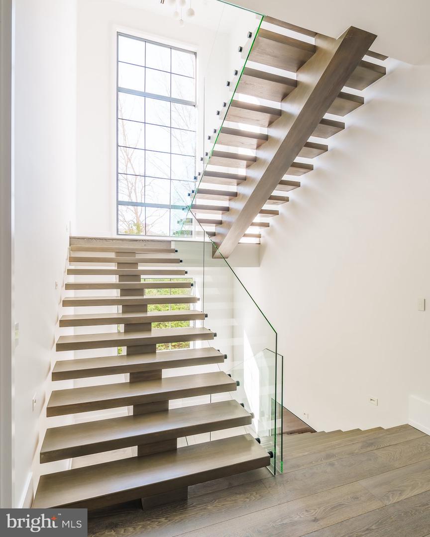 1102 CHAIN BRIDGE RD, MCLEAN, Virginia 22101, 6 Bedrooms Bedrooms, ,6 BathroomsBathrooms,Residential,For sale,1102 CHAIN BRIDGE RD,VAFX2245042 MLS # VAFX2245042