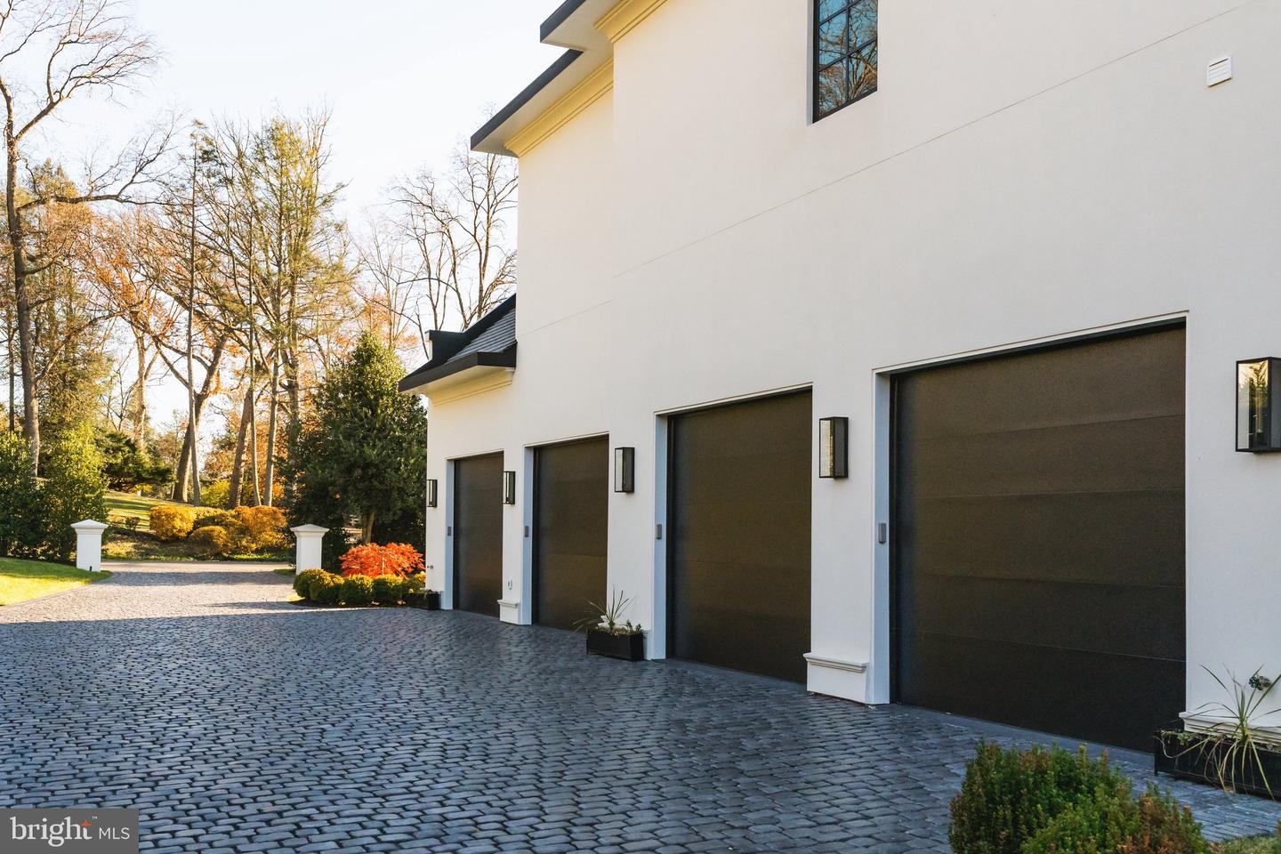 1102 CHAIN BRIDGE RD, MCLEAN, Virginia 22101, 6 Bedrooms Bedrooms, ,6 BathroomsBathrooms,Residential,For sale,1102 CHAIN BRIDGE RD,VAFX2245042 MLS # VAFX2245042