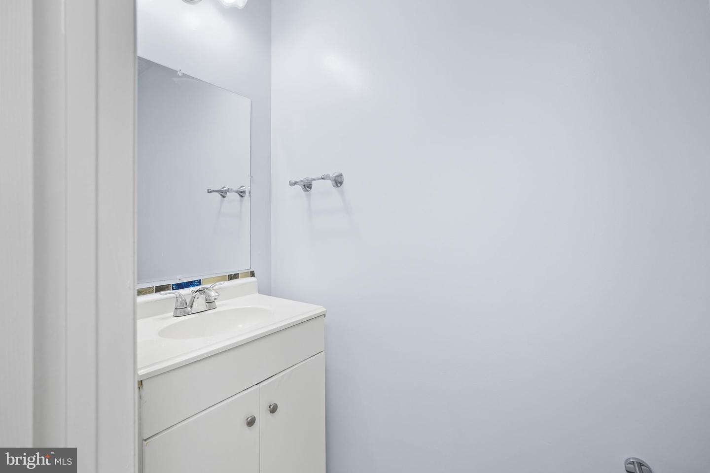 6917 VILLA DEL REY CT, SPRINGFIELD, Virginia 22150, 2 Bedrooms Bedrooms, 2 Rooms Rooms,2 BathroomsBathrooms,Residential,For sale,6917 VILLA DEL REY CT,VAFX2278564 MLS # VAFX2278564