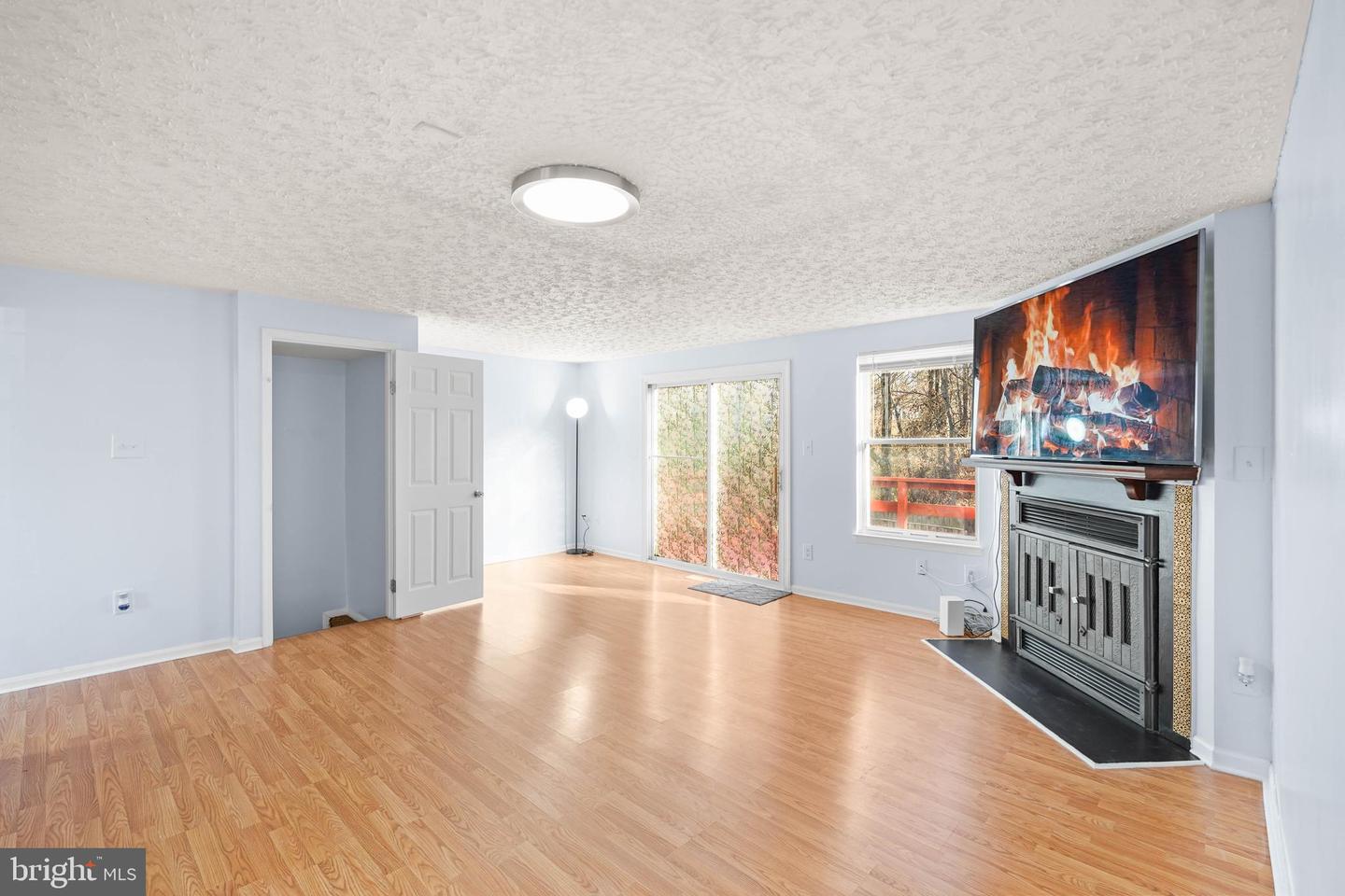 6917 VILLA DEL REY CT, SPRINGFIELD, Virginia 22150, 2 Bedrooms Bedrooms, 2 Rooms Rooms,2 BathroomsBathrooms,Residential,For sale,6917 VILLA DEL REY CT,VAFX2278564 MLS # VAFX2278564