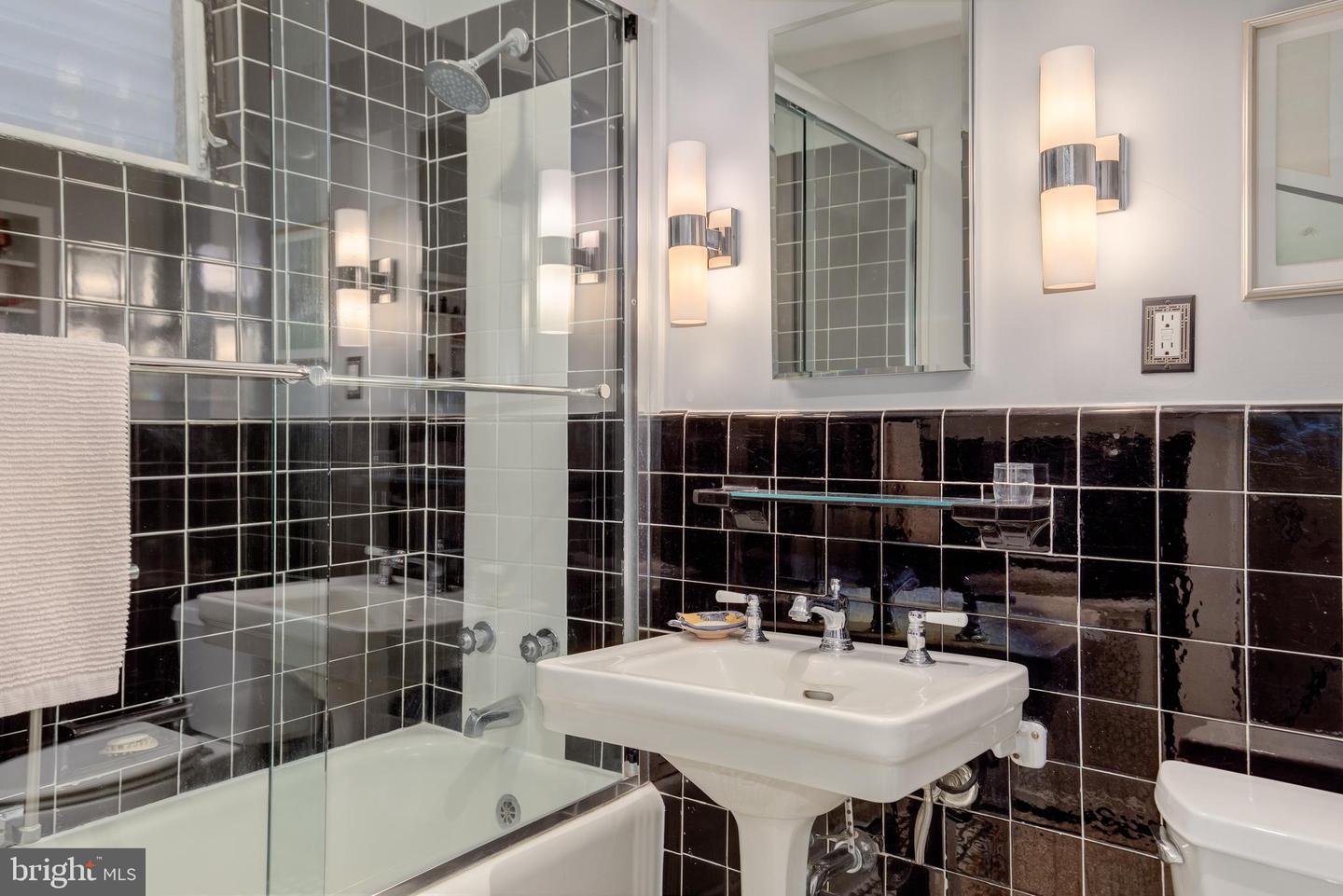 4000 CATHEDRAL AVE NW #736B, WASHINGTON, District Of Columbia 20016, 3 Bedrooms Bedrooms, ,3 BathroomsBathrooms,Residential,For sale,4000 CATHEDRAL AVE NW #736B,DCDC2233810 MLS # DCDC2233810