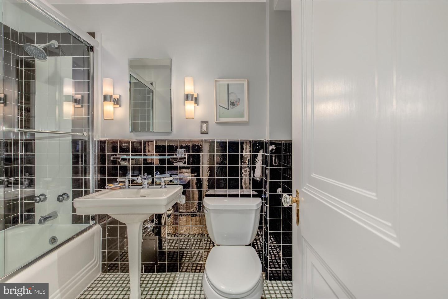 4000 CATHEDRAL AVE NW #736B, WASHINGTON, District Of Columbia 20016, 3 Bedrooms Bedrooms, ,3 BathroomsBathrooms,Residential,For sale,4000 CATHEDRAL AVE NW #736B,DCDC2233810 MLS # DCDC2233810