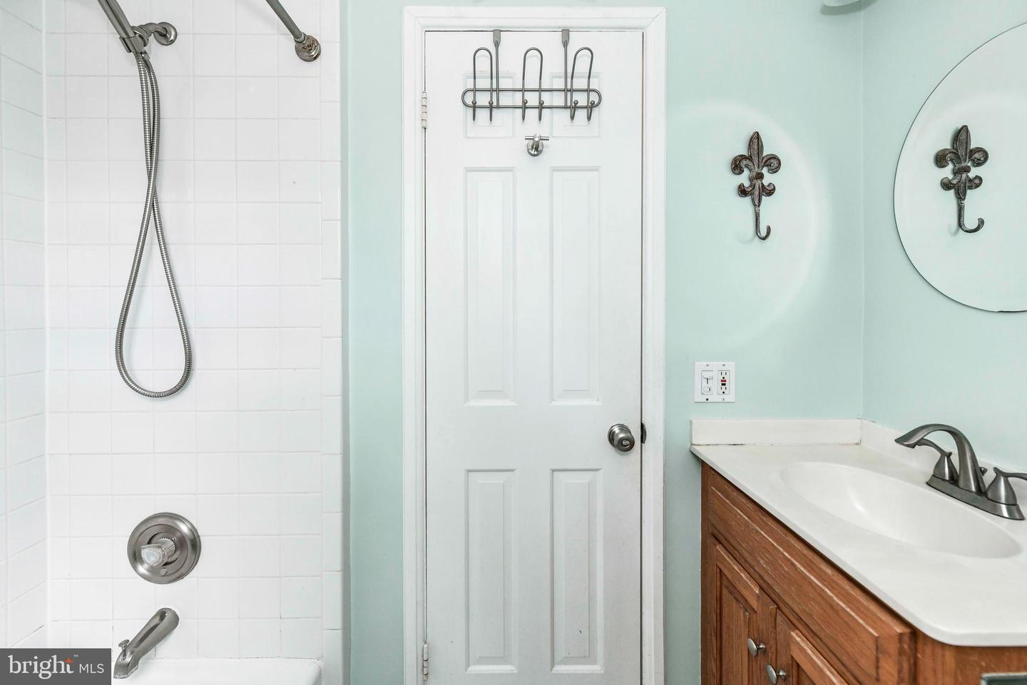 3279 S STAFFORD ST #B2, ARLINGTON, Virginia 22206, 3 Bedrooms Bedrooms, ,2 BathroomsBathrooms,Residential,For sale,3279 S STAFFORD ST #B2,VAAR2067022 MLS # VAAR2067022