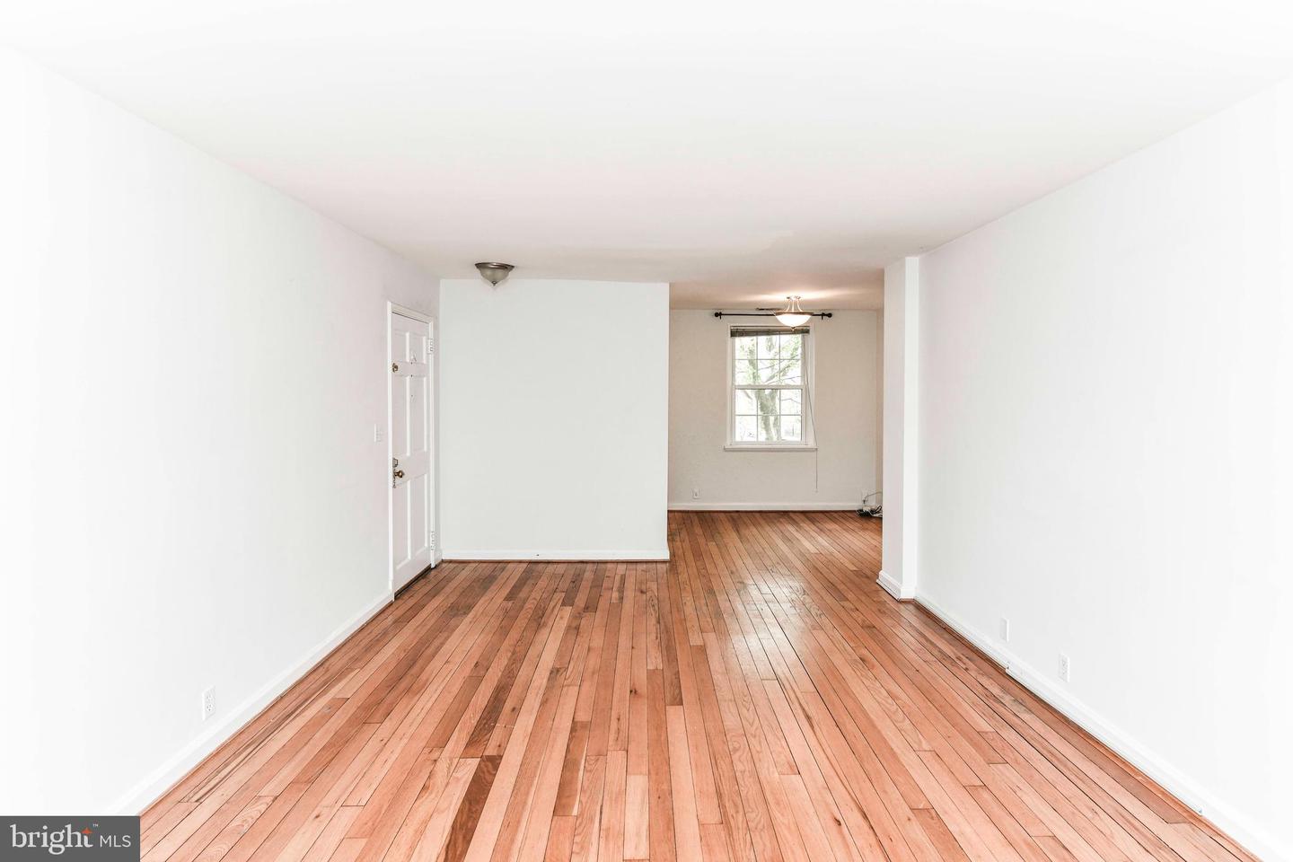 3279 S STAFFORD ST #B2, ARLINGTON, Virginia 22206, 3 Bedrooms Bedrooms, ,2 BathroomsBathrooms,Residential,For sale,3279 S STAFFORD ST #B2,VAAR2067022 MLS # VAAR2067022