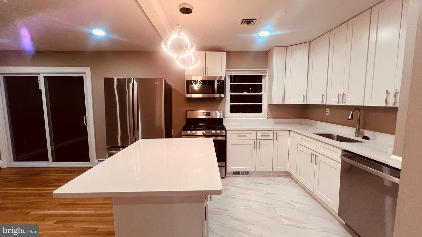 14303 CHESTERFIELD DR, WOODBRIDGE, Virginia 22191, 5 Bedrooms Bedrooms, ,3 BathroomsBathrooms,Residential,For sale,14303 CHESTERFIELD DR,VAPW2109888 MLS # VAPW2109888 14303 CHESTERFIELD DR, WOODBRIDGE, Virginia 22191, 5 Bedrooms Bedrooms, ,3 BathroomsBathrooms,Residential,For sale,14303 CHESTERFIELD DR,VAPW2109888 MLS # VAPW2109888