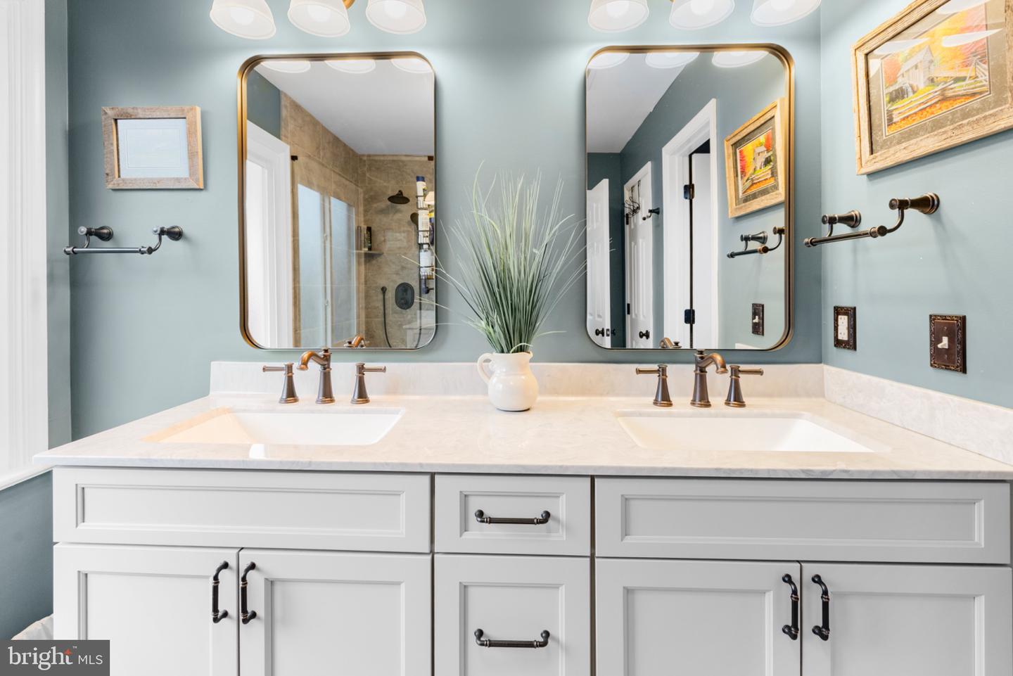 1 CREEKWAY LN, FREDERICKSBURG, Virginia 22405, 3 Bedrooms Bedrooms, 10 Rooms Rooms,2 BathroomsBathrooms,Residential,For sale,1 CREEKWAY LN,VAST2045056 MLS # VAST2045056