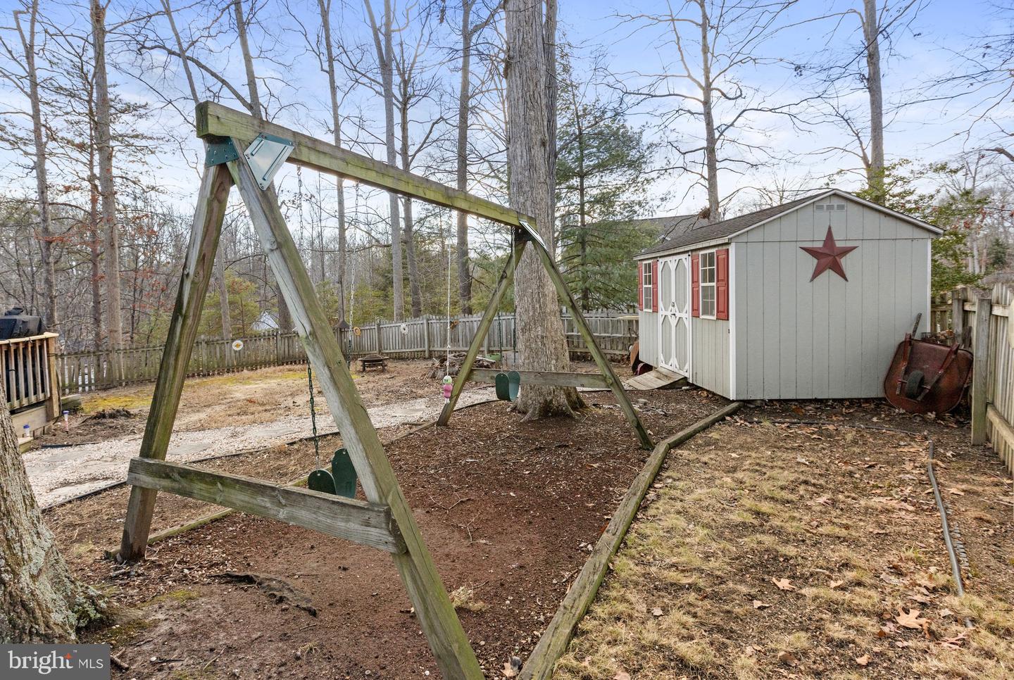 1 CREEKWAY LN, FREDERICKSBURG, Virginia 22405, 3 Bedrooms Bedrooms, 10 Rooms Rooms,2 BathroomsBathrooms,Residential,For sale,1 CREEKWAY LN,VAST2045056 MLS # VAST2045056