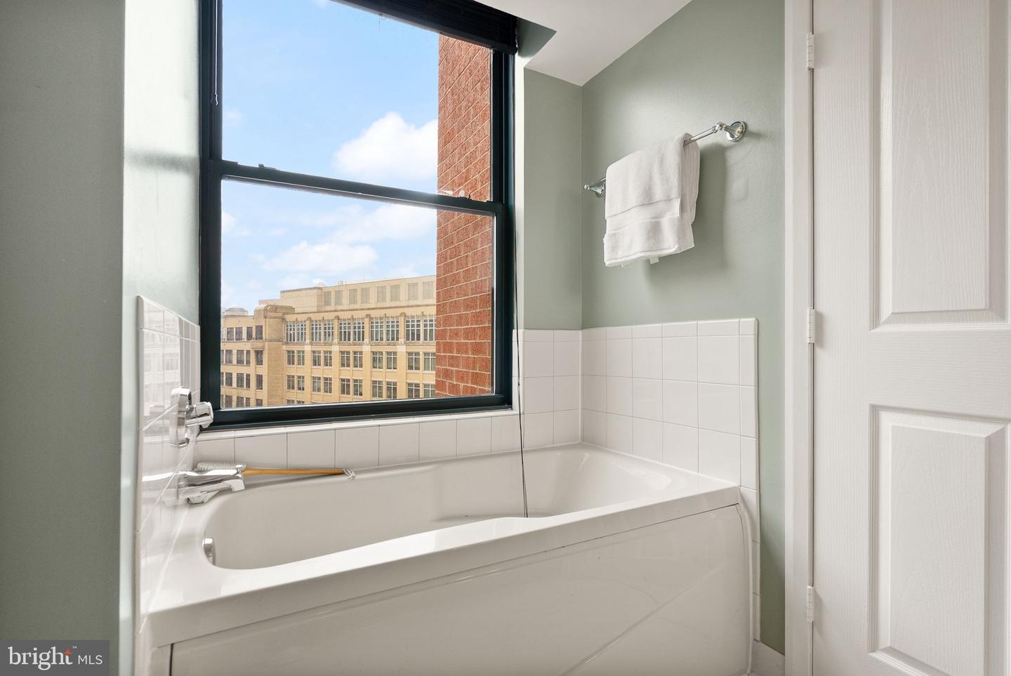 1220 N FILLMORE ST #602, ARLINGTON, Virginia 22201, 2 Bedrooms Bedrooms, ,2 BathroomsBathrooms,Residential,For sale,1220 N FILLMORE ST #602,VAAR2067626 MLS # VAAR2067626