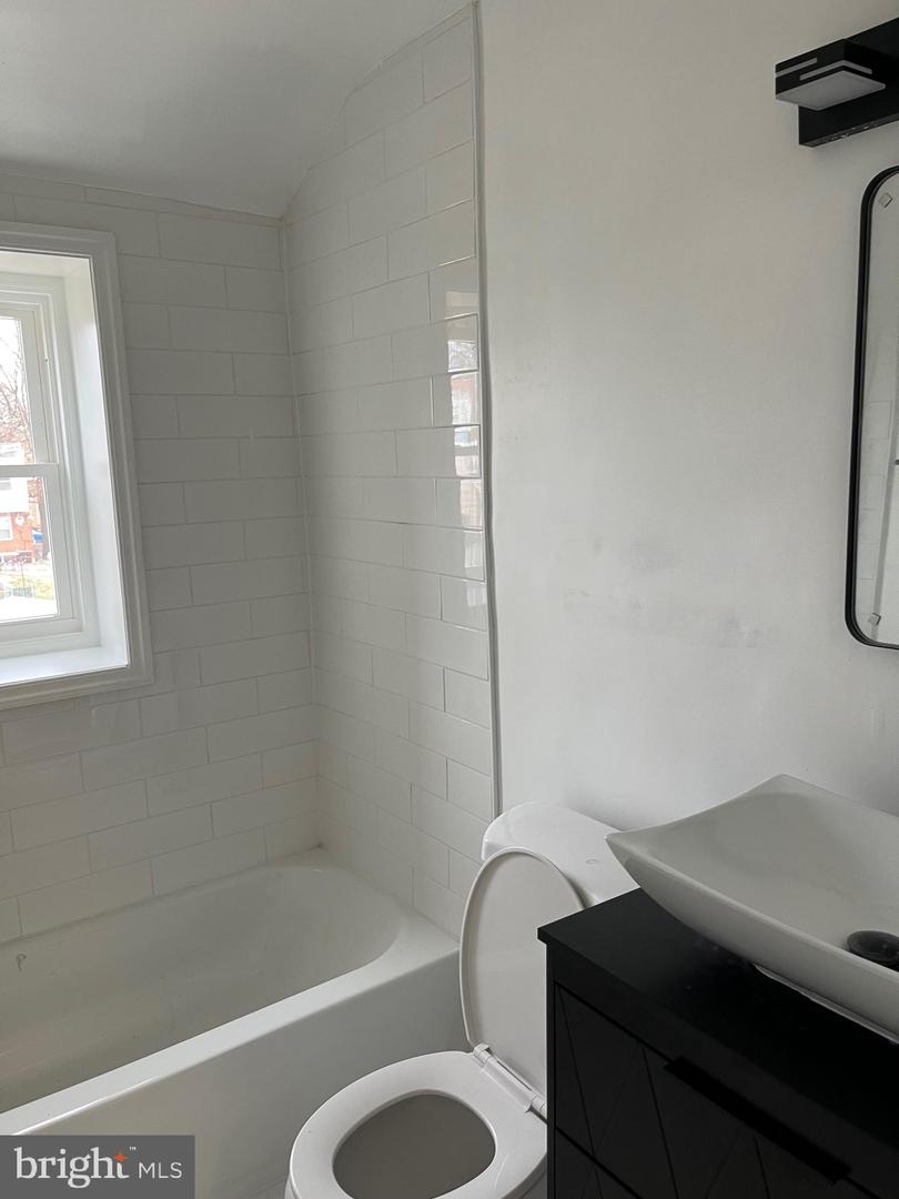 79 ELMIRA ST SW, WASHINGTON, District Of Columbia 20032, 3 Bedrooms Bedrooms, 5 Rooms Rooms,2 BathroomsBathrooms,Residential,For sale,79 ELMIRA ST SW,DCDC2240938 MLS # DCDC2240938