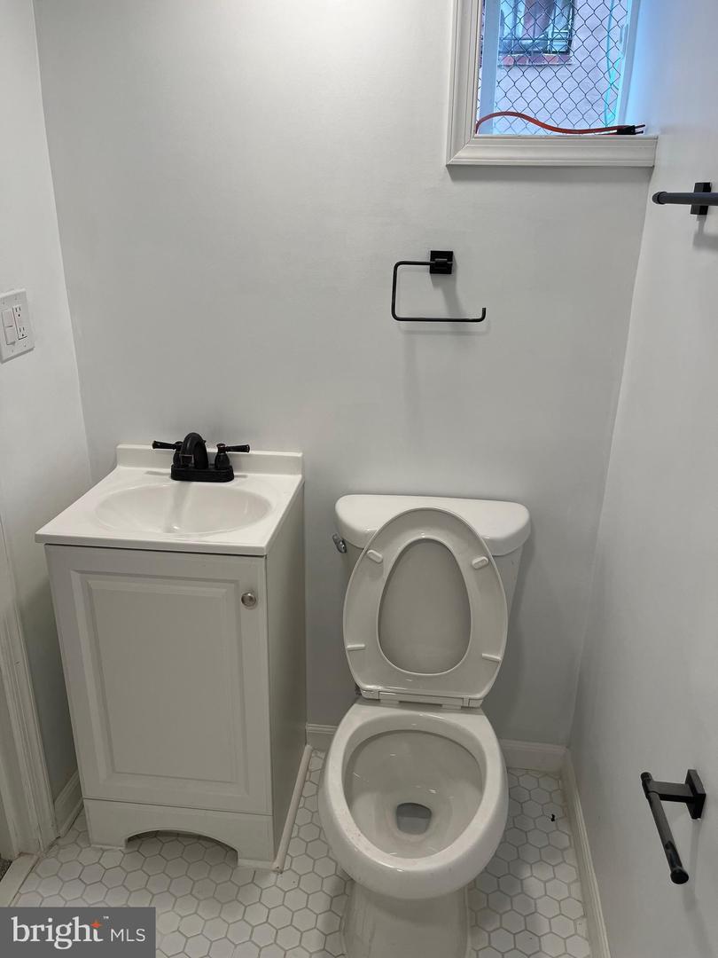 79 ELMIRA ST SW, WASHINGTON, District Of Columbia 20032, 3 Bedrooms Bedrooms, 5 Rooms Rooms,2 BathroomsBathrooms,Residential,For sale,79 ELMIRA ST SW,DCDC2240938 MLS # DCDC2240938