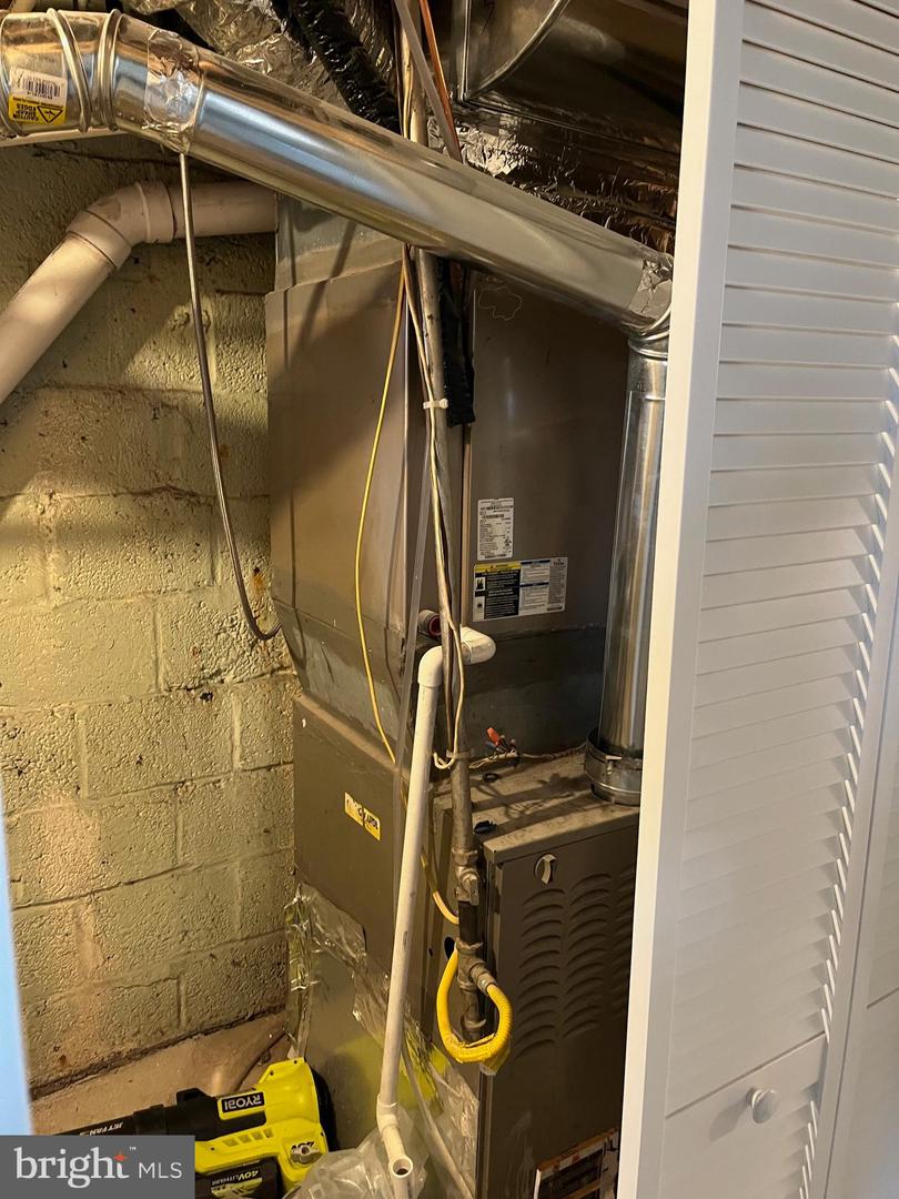 79 ELMIRA ST SW, WASHINGTON, District Of Columbia 20032, 3 Bedrooms Bedrooms, 5 Rooms Rooms,2 BathroomsBathrooms,Residential,For sale,79 ELMIRA ST SW,DCDC2240938 MLS # DCDC2240938