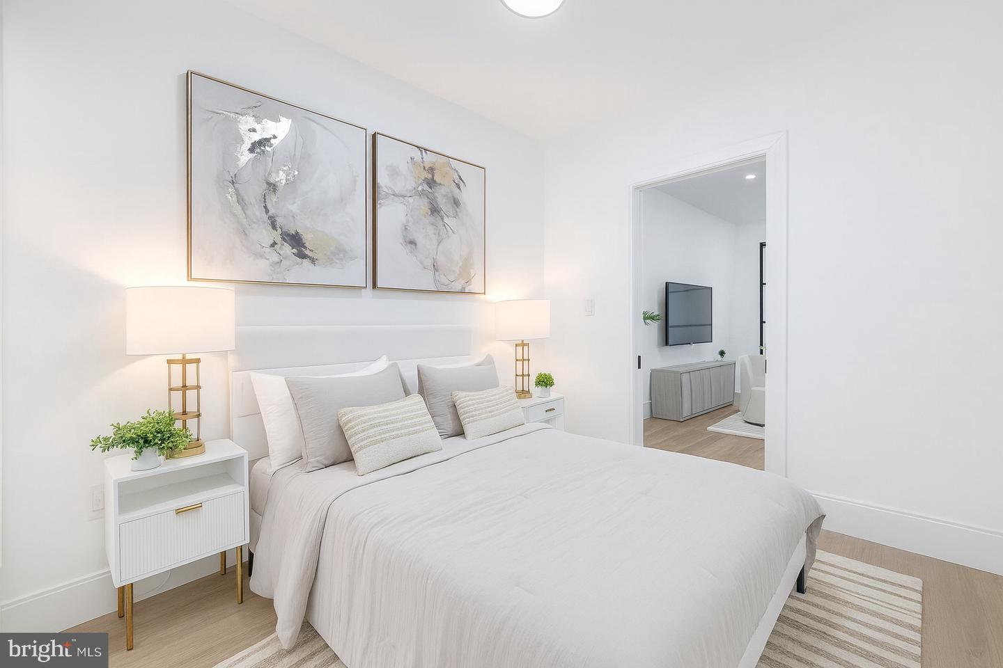 2517 ONTARIO RD NW #1, WASHINGTON, District Of Columbia 20009, 2 Bedrooms Bedrooms, ,1 BathroomBathrooms,Residential,For sale,2517 ONTARIO RD NW #1,DCDC2240942 MLS # DCDC2240942