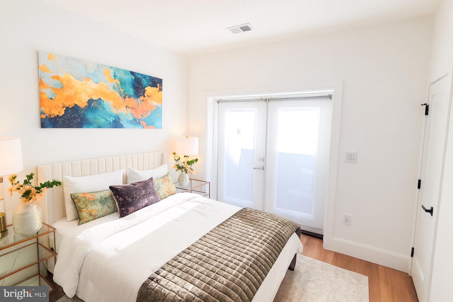 2517 ONTARIO RD NW #1, WASHINGTON, District Of Columbia 20009, 2 Bedrooms Bedrooms, ,1 BathroomBathrooms,Residential,For sale,2517 ONTARIO RD NW #1,DCDC2240942 MLS # DCDC2240942