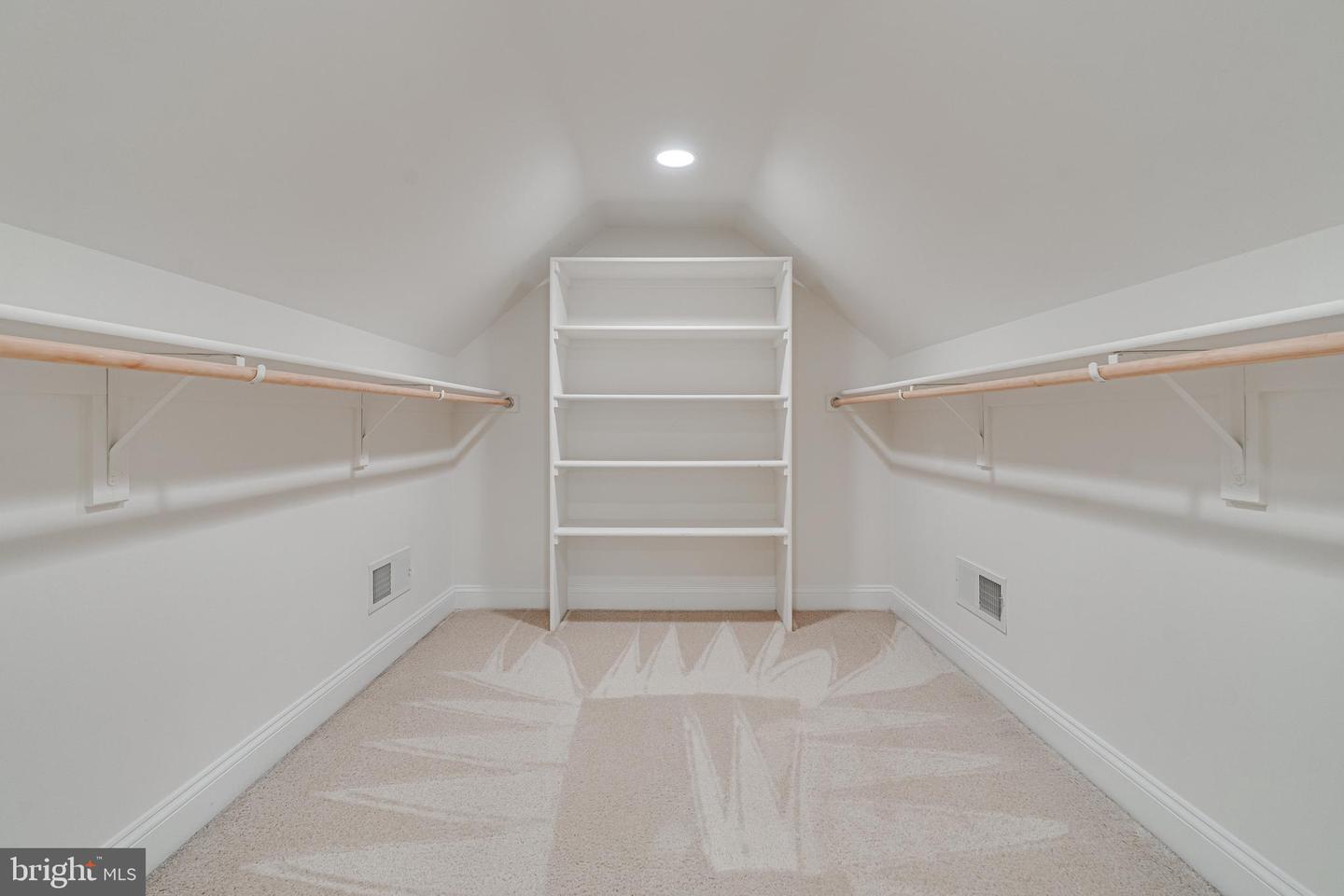 10002 COURTHOUSE RD, VIENNA, Virginia 22181, 6 Bedrooms Bedrooms, ,5 BathroomsBathrooms,Residential,For sale,10002 COURTHOUSE RD,VAFX2285324 MLS # VAFX2285324 10002 COURTHOUSE RD, VIENNA, Virginia 22181, 6 Bedrooms Bedrooms, ,5 BathroomsBathrooms,Residential,For sale,10002 COURTHOUSE RD,VAFX2285324 MLS # VAFX2285324