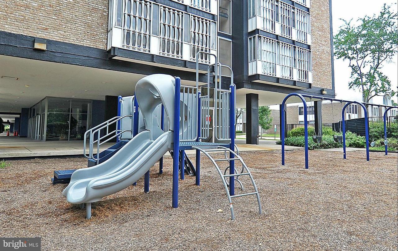 1340 4TH ST SW #T-1340, WASHINGTON, District Of Columbia 20024, 3 Bedrooms Bedrooms, 5 Rooms Rooms,1 BathroomBathrooms,Residential,For sale,1340 4TH ST SW #T-1340,DCDC2213062 MLS # DCDC2213062