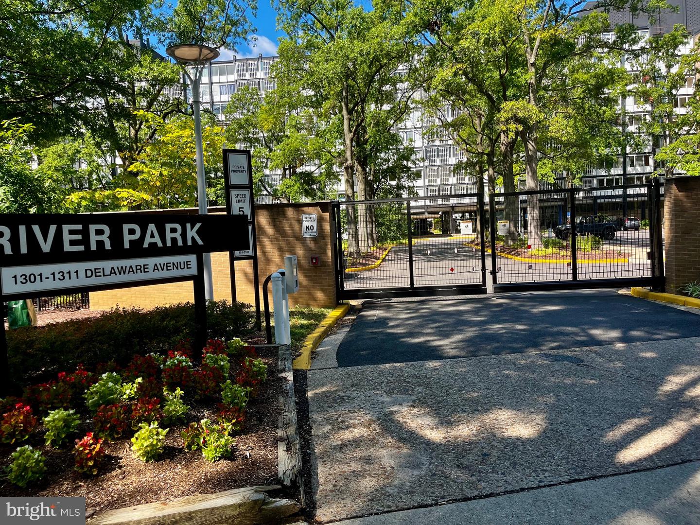 1340 4TH ST SW #T-1340, WASHINGTON, District Of Columbia 20024, 3 Bedrooms Bedrooms, 5 Rooms Rooms,1 BathroomBathrooms,Residential,For sale,1340 4TH ST SW #T-1340,DCDC2213062 MLS # DCDC2213062