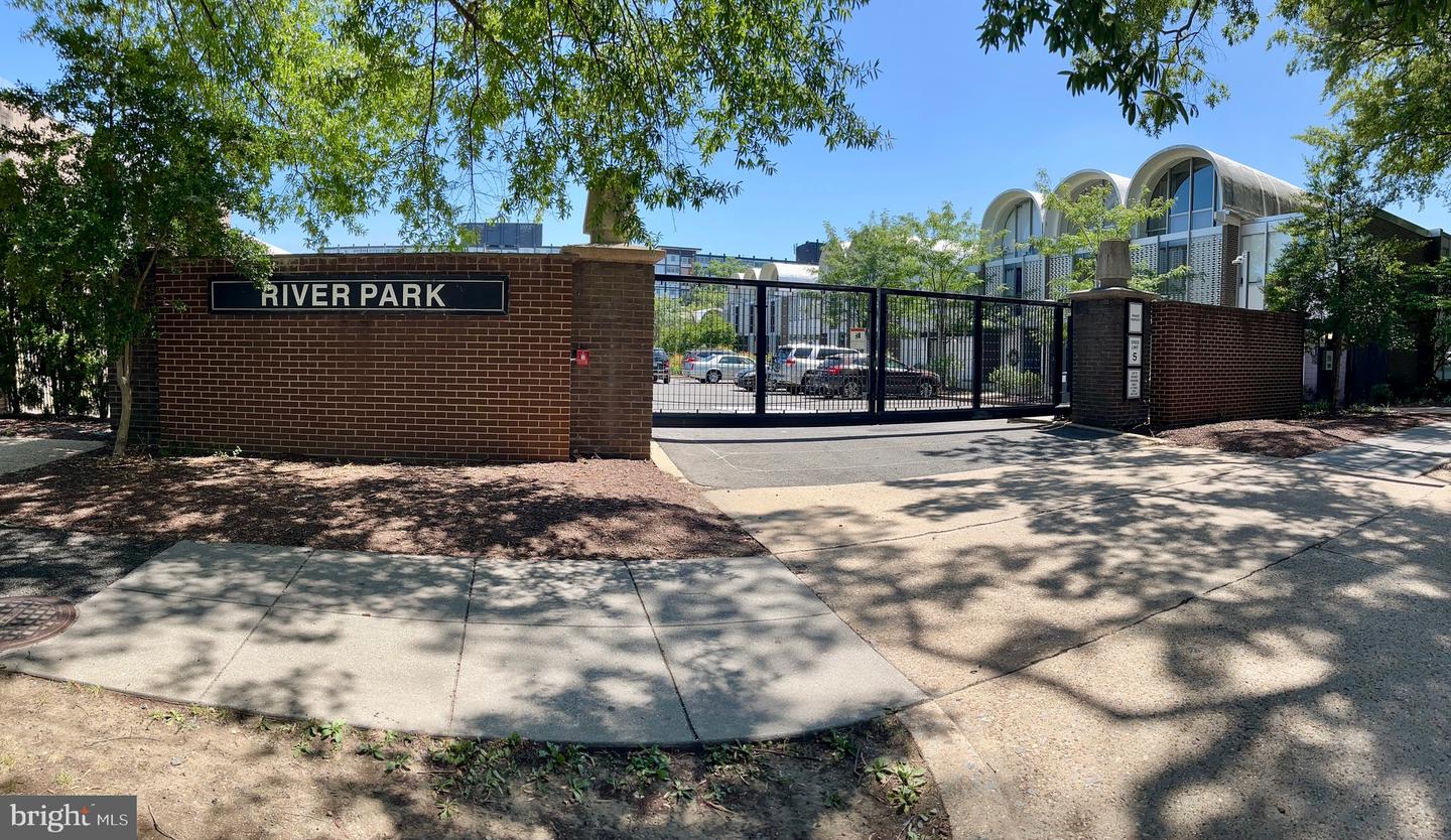 1340 4TH ST SW #T-1340, WASHINGTON, District Of Columbia 20024, 3 Bedrooms Bedrooms, 5 Rooms Rooms,1 BathroomBathrooms,Residential,For sale,1340 4TH ST SW #T-1340,DCDC2213062 MLS # DCDC2213062