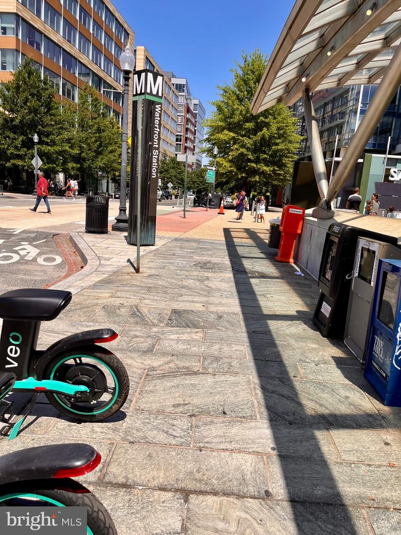 1340 4TH ST SW #T-1340, WASHINGTON, District Of Columbia 20024, 3 Bedrooms Bedrooms, 5 Rooms Rooms,1 BathroomBathrooms,Residential,For sale,1340 4TH ST SW #T-1340,DCDC2213062 MLS # DCDC2213062