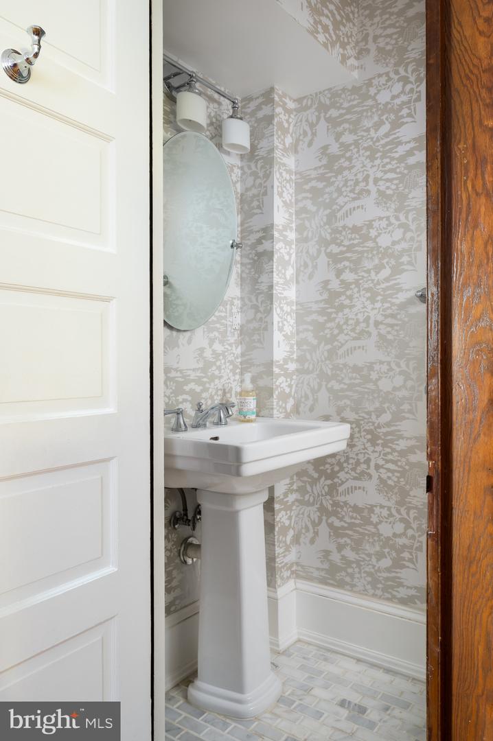 1612 T ST NW, WASHINGTON, District Of Columbia 20009, 6 Bedrooms Bedrooms, ,4 BathroomsBathrooms,Residential,For sale,1612 T ST NW,DCDC2215792 MLS # DCDC2215792