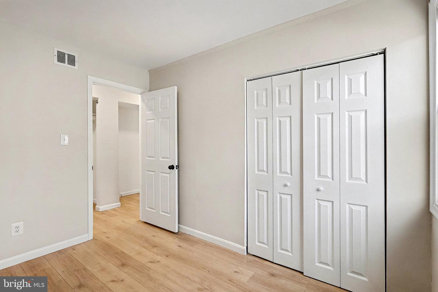 40 E REED AVE, ALEXANDRIA, Virginia 22305, 2 Bedrooms Bedrooms, ,1 BathroomBathrooms,Residential,For sale,40 E REED AVE,VAAX2050416 MLS # VAAX2050416