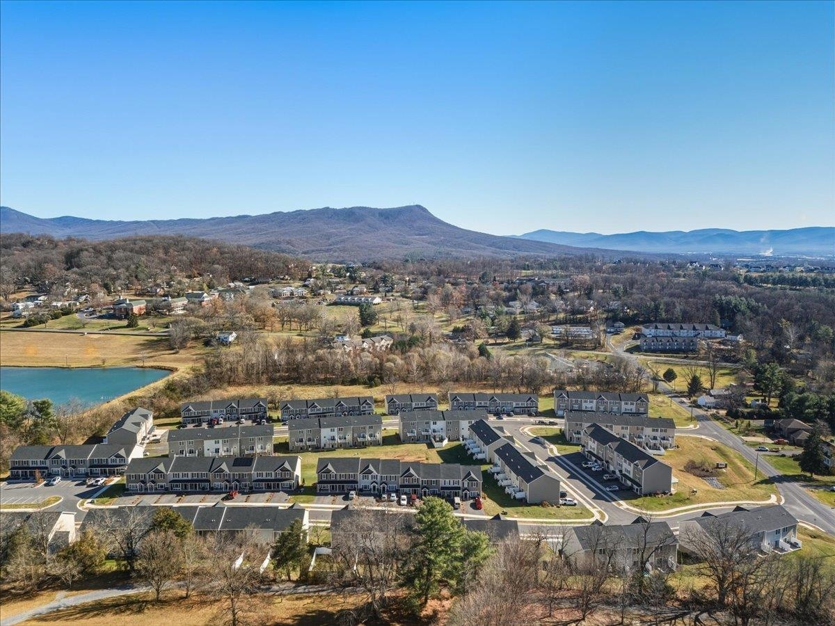 1215 HARVEST CT, ROCKINGHAM, Virginia 22801, 3 Bedrooms Bedrooms, ,2 BathroomsBathrooms,Residential,1215 HARVEST CT,672383 MLS # 672383