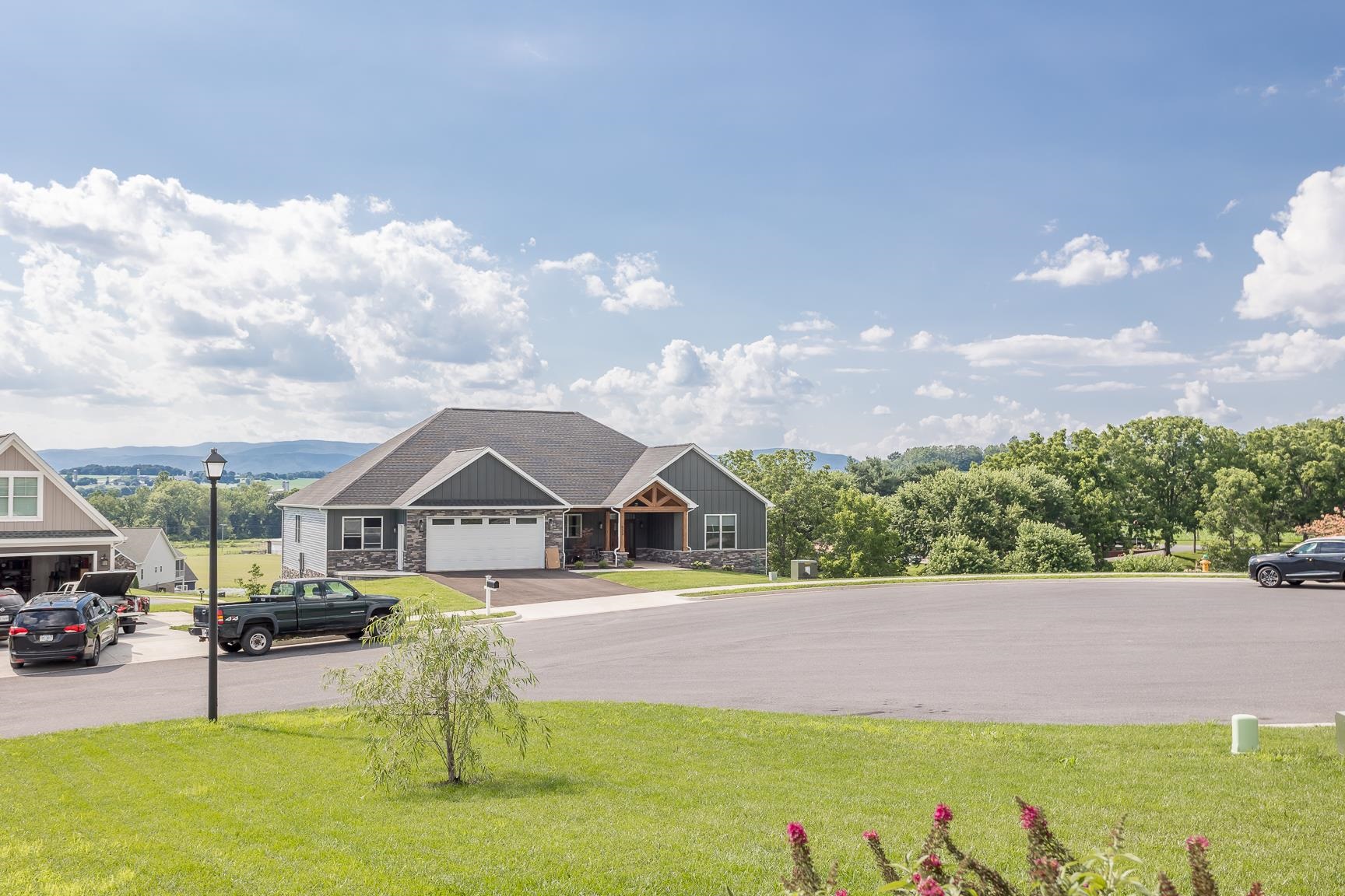 130 MILLVIEW DR, BRIDGEWATER, Virginia 22812, 4 Bedrooms Bedrooms, ,2 BathroomsBathrooms,Residential,130 MILLVIEW DR,672387 MLS # 672387