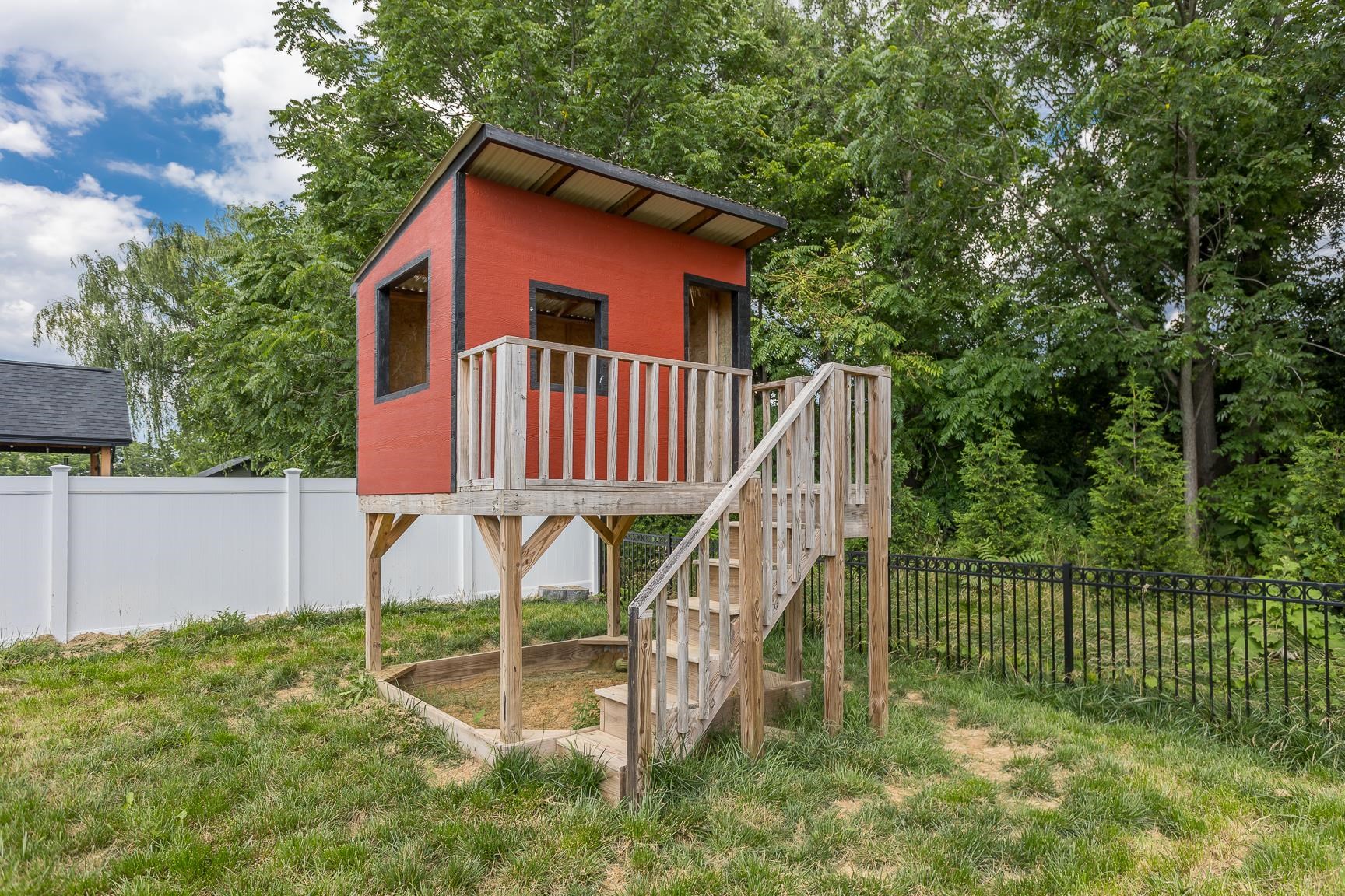 130 MILLVIEW DR, BRIDGEWATER, Virginia 22812, 4 Bedrooms Bedrooms, ,2 BathroomsBathrooms,Residential,130 MILLVIEW DR,672387 MLS # 672387