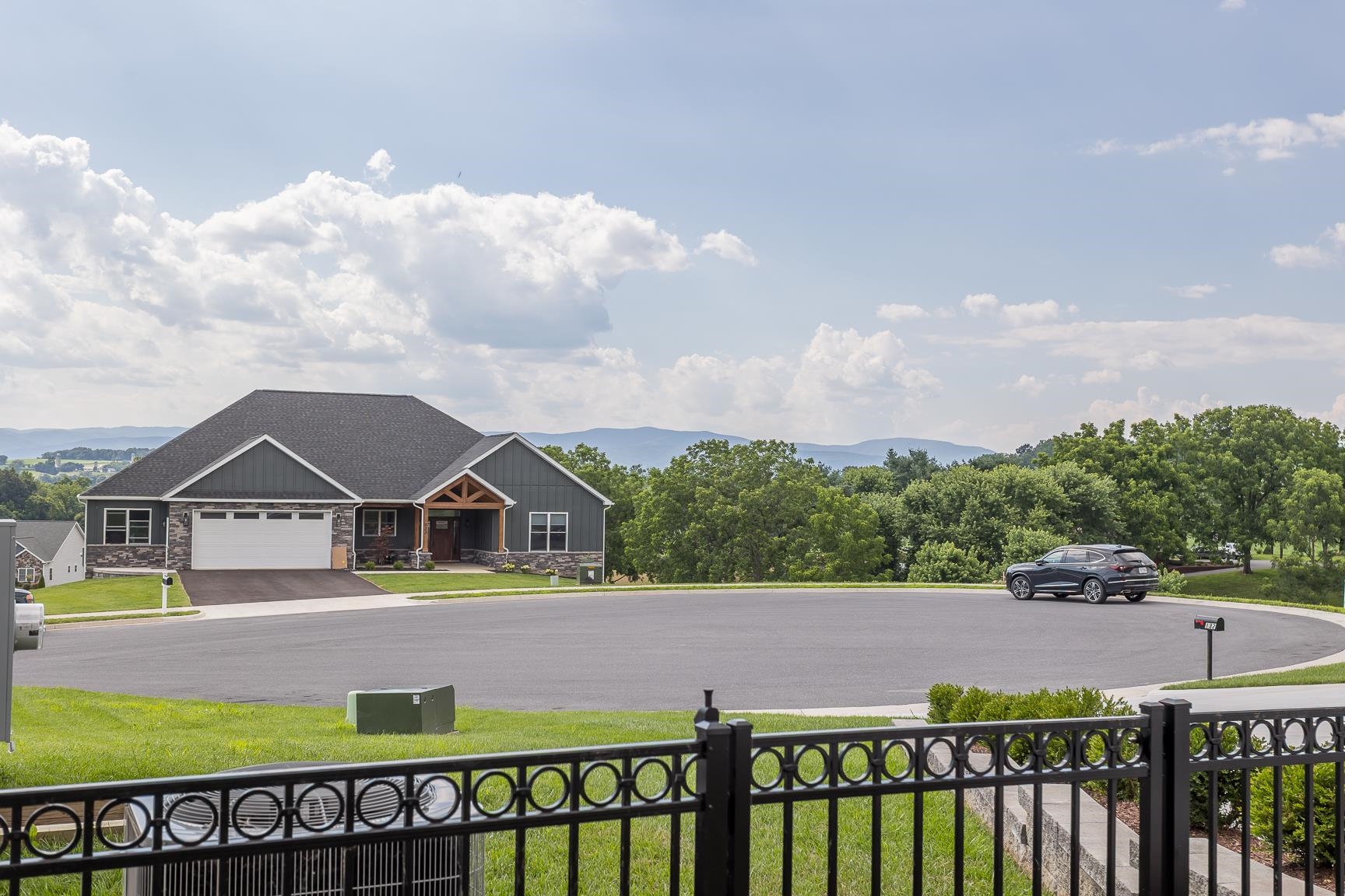 130 MILLVIEW DR, BRIDGEWATER, Virginia 22812, 4 Bedrooms Bedrooms, ,2 BathroomsBathrooms,Residential,130 MILLVIEW DR,672387 MLS # 672387