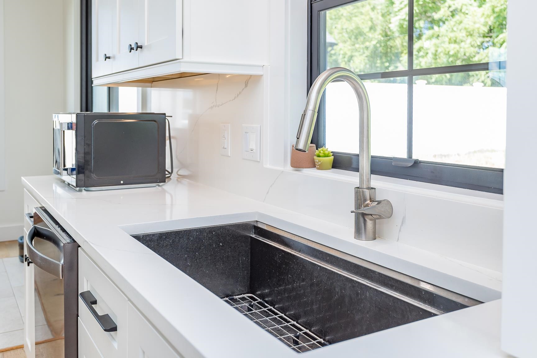 130 MILLVIEW DR, BRIDGEWATER, Virginia 22812, 4 Bedrooms Bedrooms, ,2 BathroomsBathrooms,Residential,130 MILLVIEW DR,672387 MLS # 672387