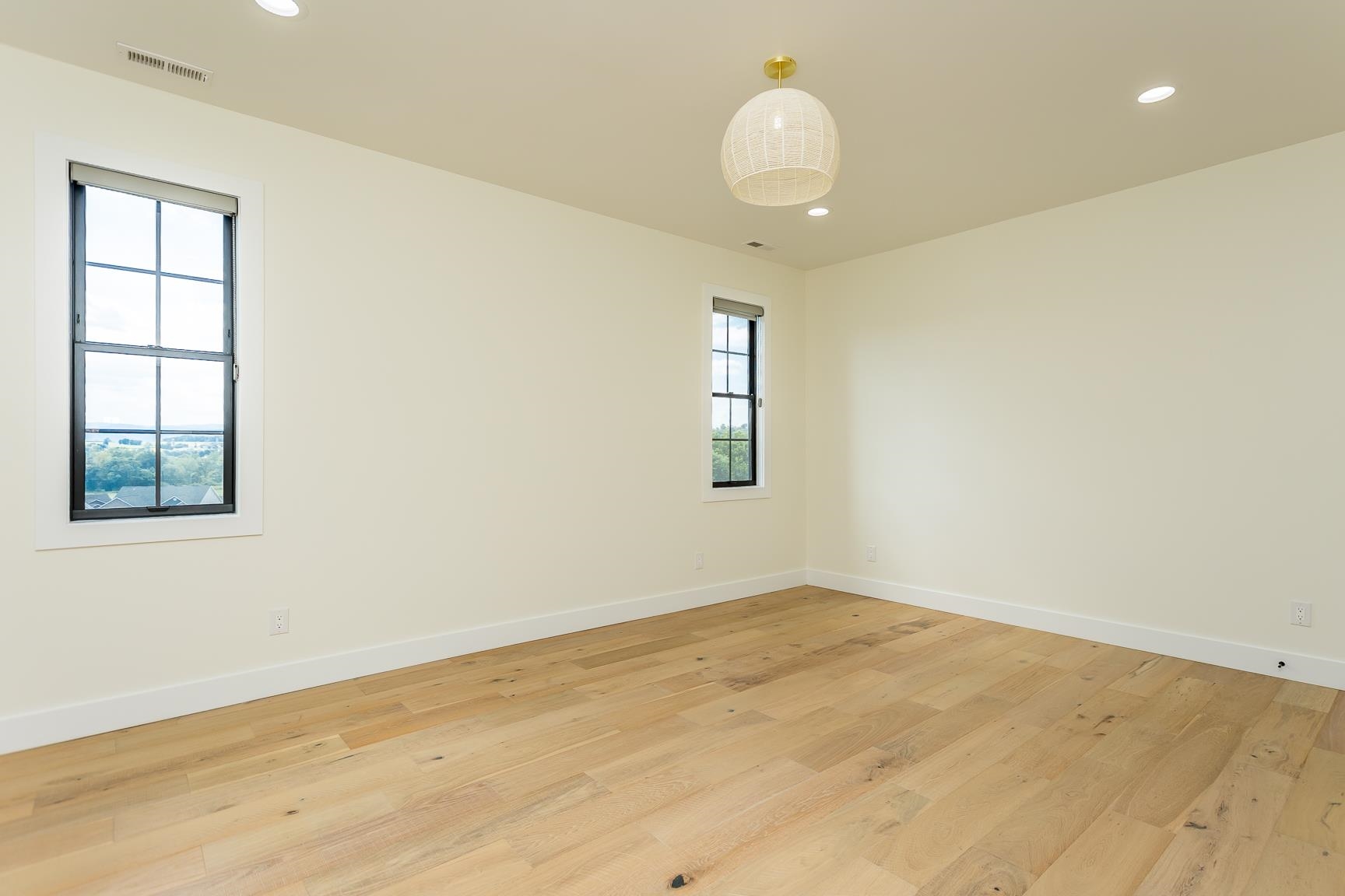 130 MILLVIEW DR, BRIDGEWATER, Virginia 22812, 4 Bedrooms Bedrooms, ,2 BathroomsBathrooms,Residential,130 MILLVIEW DR,672387 MLS # 672387