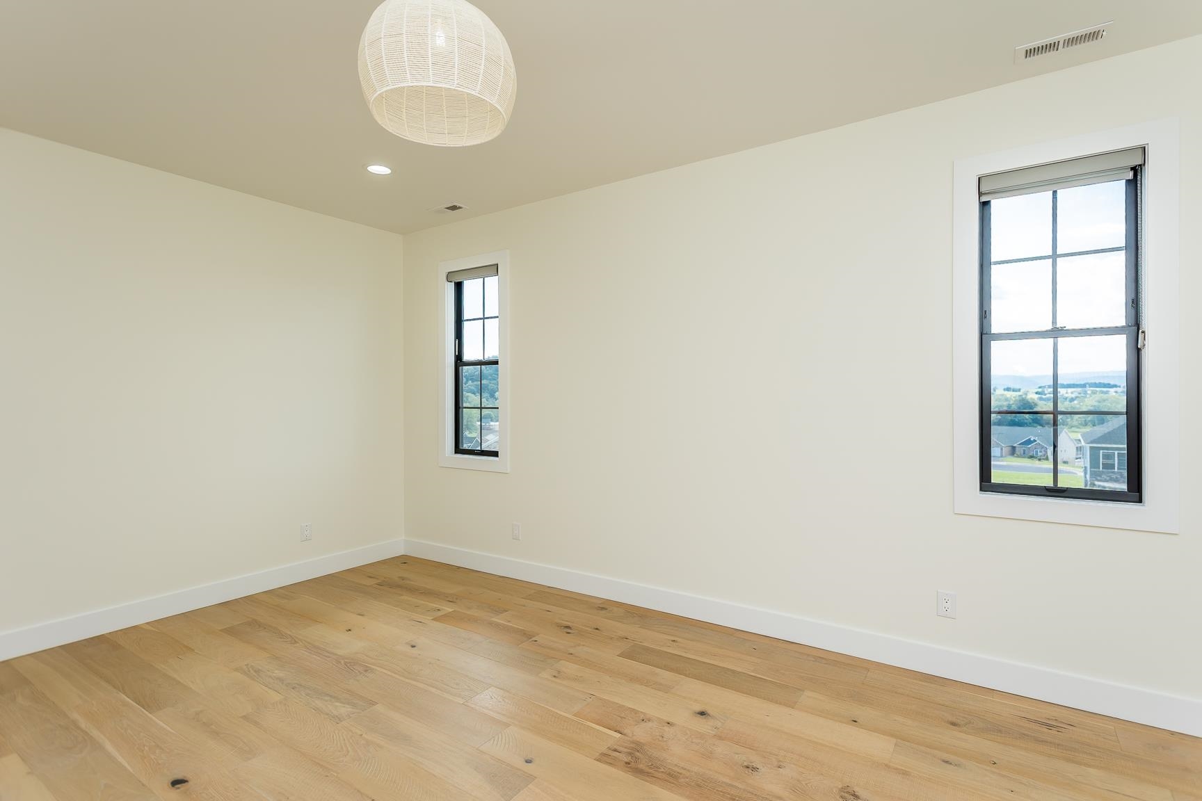 130 MILLVIEW DR, BRIDGEWATER, Virginia 22812, 4 Bedrooms Bedrooms, ,2 BathroomsBathrooms,Residential,130 MILLVIEW DR,672387 MLS # 672387