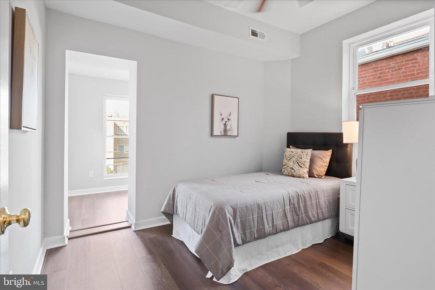 1327 HARVARD ST NW, WASHINGTON, District Of Columbia 20009, 3 Bedrooms Bedrooms, 14 Rooms Rooms,3 BathroomsBathrooms,Residential,For sale,1327 HARVARD ST NW,DCDC2229214 MLS # DCDC2229214