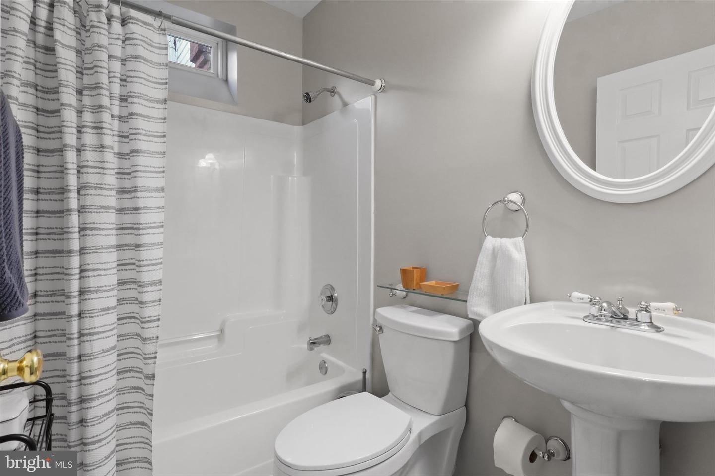 1327 HARVARD ST NW, WASHINGTON, District Of Columbia 20009, 3 Bedrooms Bedrooms, 14 Rooms Rooms,3 BathroomsBathrooms,Residential,For sale,1327 HARVARD ST NW,DCDC2229214 MLS # DCDC2229214