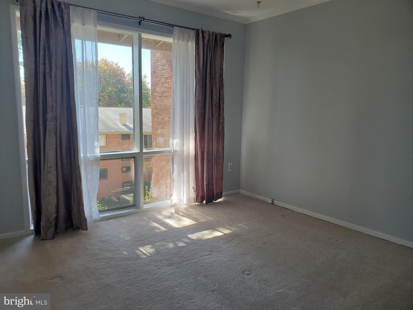 7336 LEE HWY #203, FALLS CHURCH, Virginia 22046, 2 Bedrooms Bedrooms, ,1 BathroomBathrooms,Residential,For sale,7336 LEE HWY #203,VAFX2281554 MLS # VAFX2281554