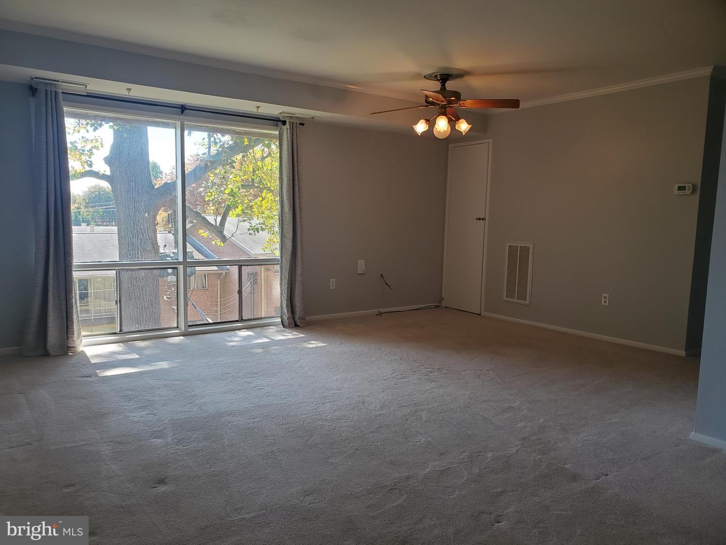 7336 LEE HWY #203, FALLS CHURCH, Virginia 22046, 2 Bedrooms Bedrooms, ,1 BathroomBathrooms,Residential,For sale,7336 LEE HWY #203,VAFX2281554 MLS # VAFX2281554