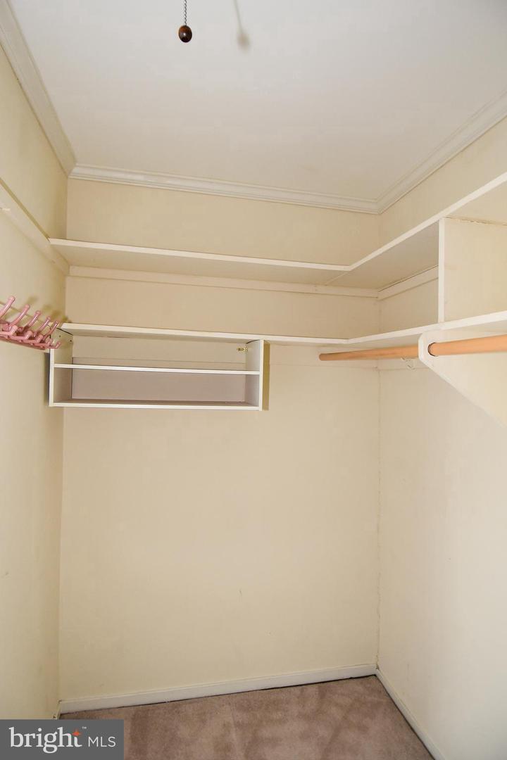 7336 LEE HWY #203, FALLS CHURCH, Virginia 22046, 2 Bedrooms Bedrooms, ,1 BathroomBathrooms,Residential,For sale,7336 LEE HWY #203,VAFX2281554 MLS # VAFX2281554