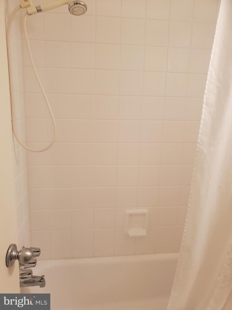 7336 LEE HWY #203, FALLS CHURCH, Virginia 22046, 2 Bedrooms Bedrooms, ,1 BathroomBathrooms,Residential,For sale,7336 LEE HWY #203,VAFX2281554 MLS # VAFX2281554