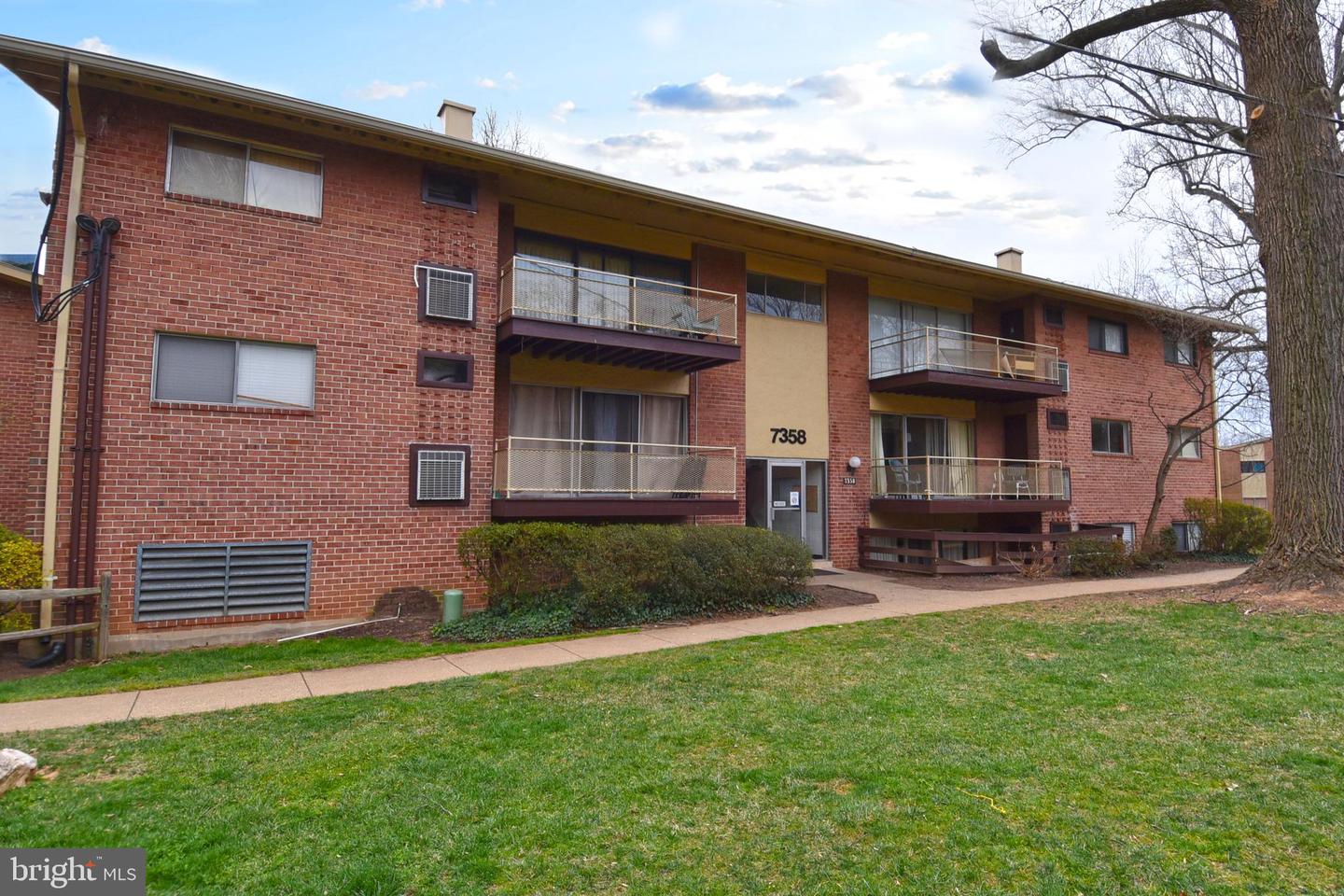 7336 LEE HWY #203, FALLS CHURCH, Virginia 22046, 2 Bedrooms Bedrooms, ,1 BathroomBathrooms,Residential,For sale,7336 LEE HWY #203,VAFX2281554 MLS # VAFX2281554