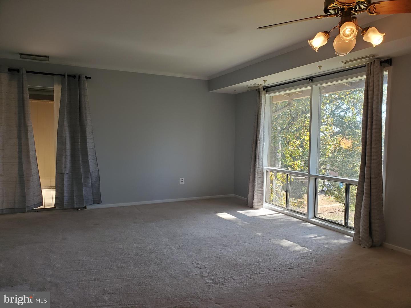 7336 LEE HWY #203, FALLS CHURCH, Virginia 22046, 2 Bedrooms Bedrooms, ,1 BathroomBathrooms,Residential,For sale,7336 LEE HWY #203,VAFX2281554 MLS # VAFX2281554