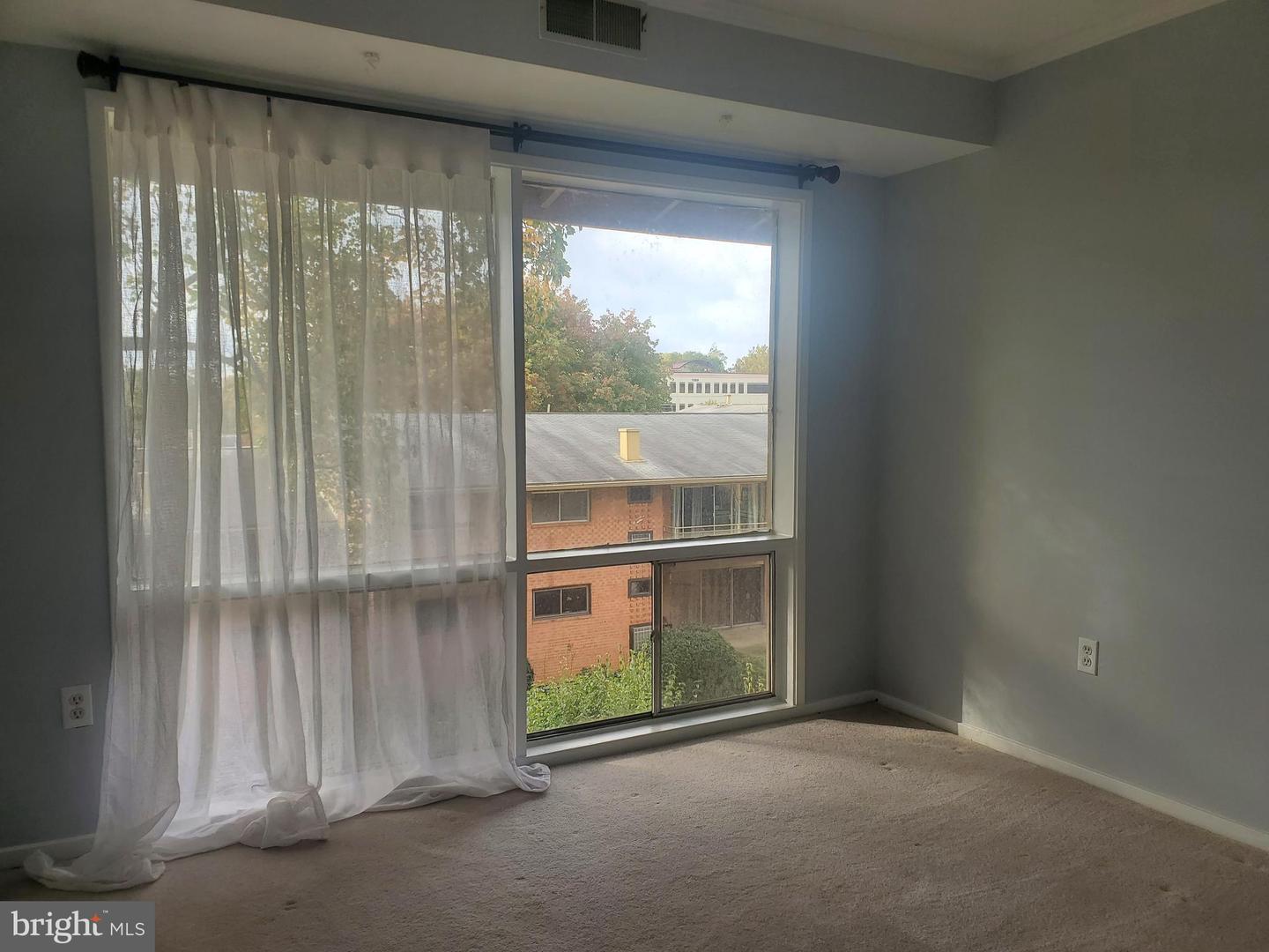 7336 LEE HWY #203, FALLS CHURCH, Virginia 22046, 2 Bedrooms Bedrooms, ,1 BathroomBathrooms,Residential,For sale,7336 LEE HWY #203,VAFX2281554 MLS # VAFX2281554