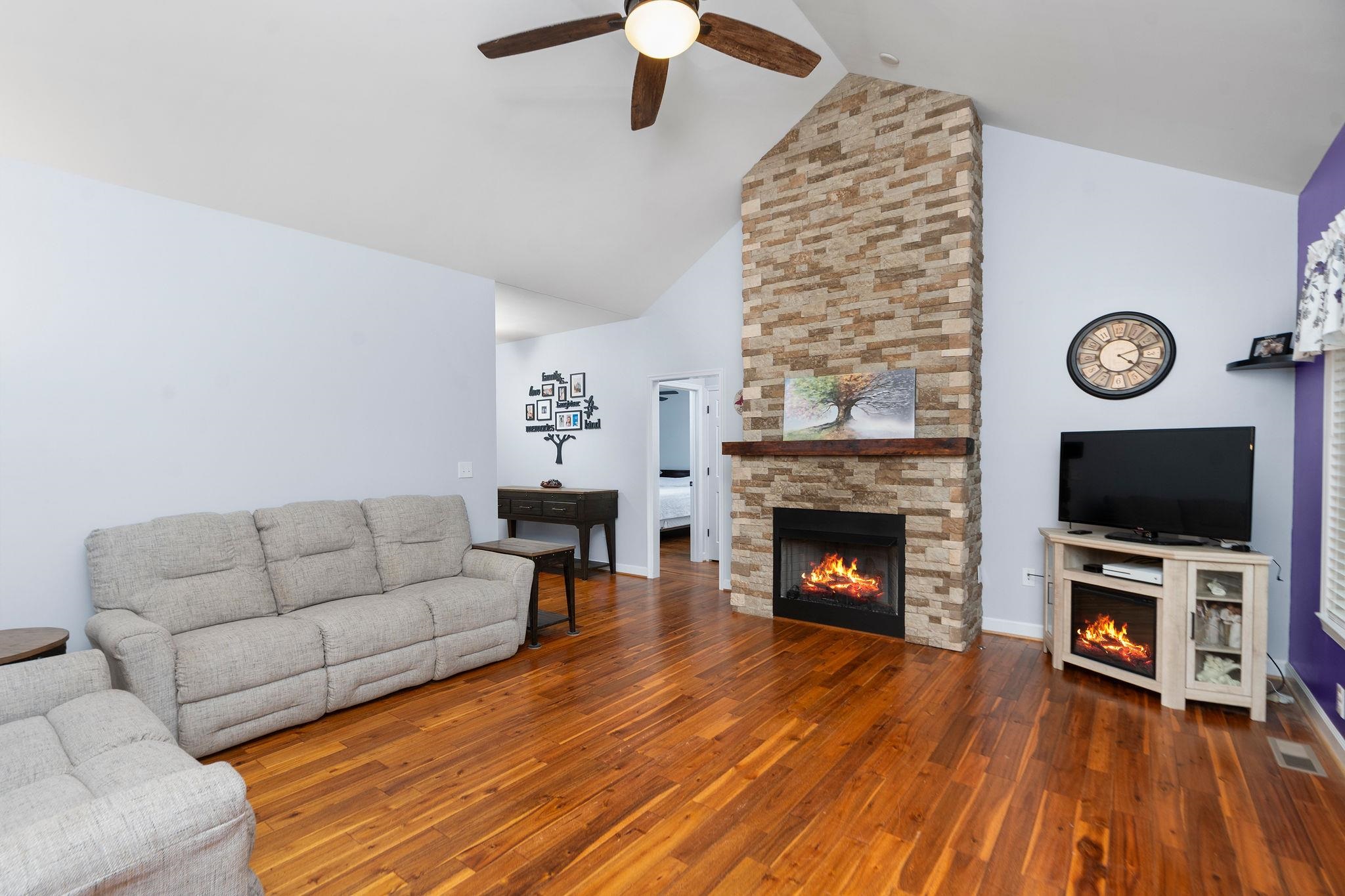 80 RIVERHEAD DR, STAUNTON, Virginia 24401, 4 Bedrooms Bedrooms, ,3 BathroomsBathrooms,Residential,80 RIVERHEAD DR,672394 MLS # 672394