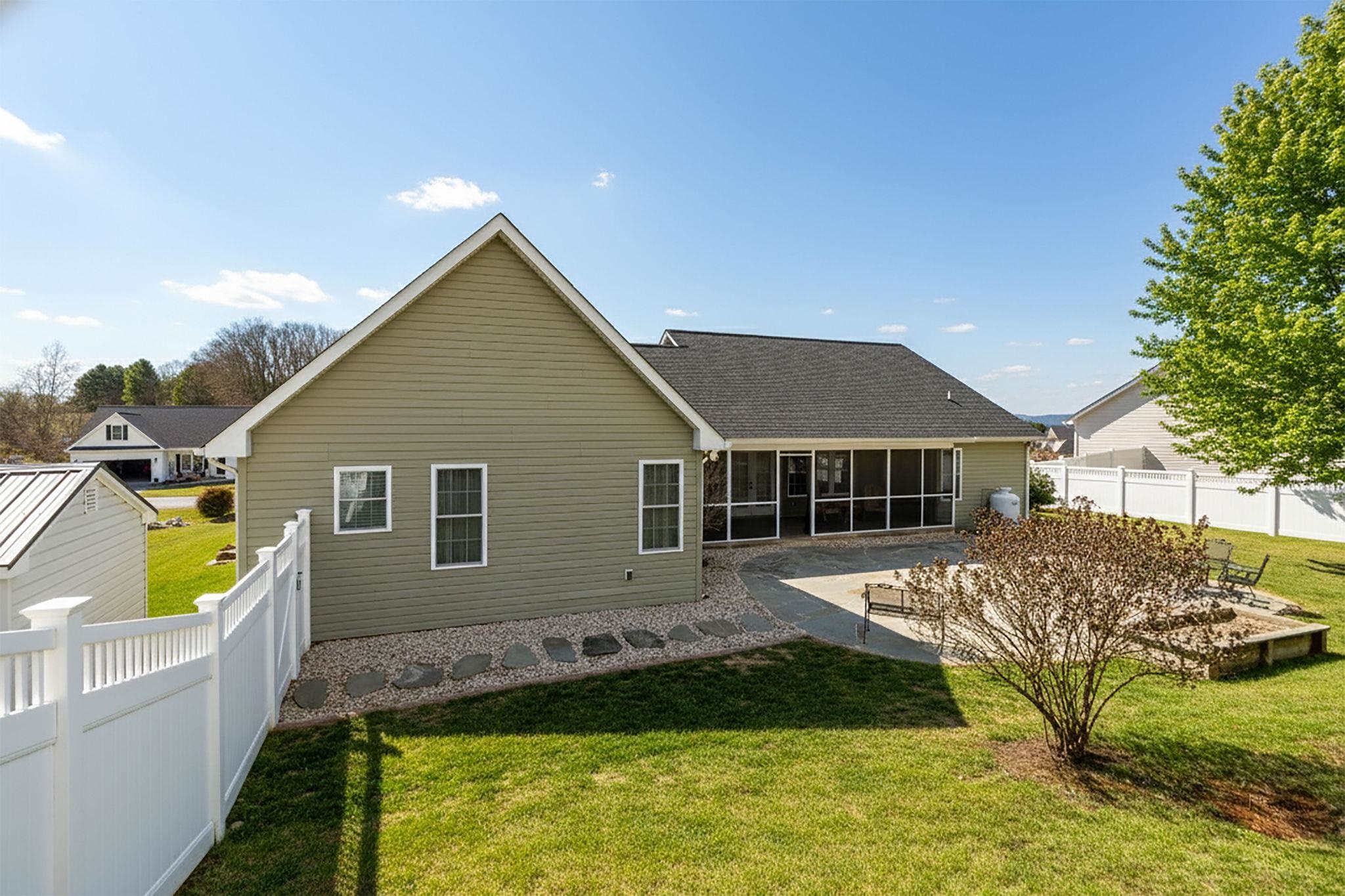 80 RIVERHEAD DR, STAUNTON, Virginia 24401, 4 Bedrooms Bedrooms, ,3 BathroomsBathrooms,Residential,80 RIVERHEAD DR,672394 MLS # 672394